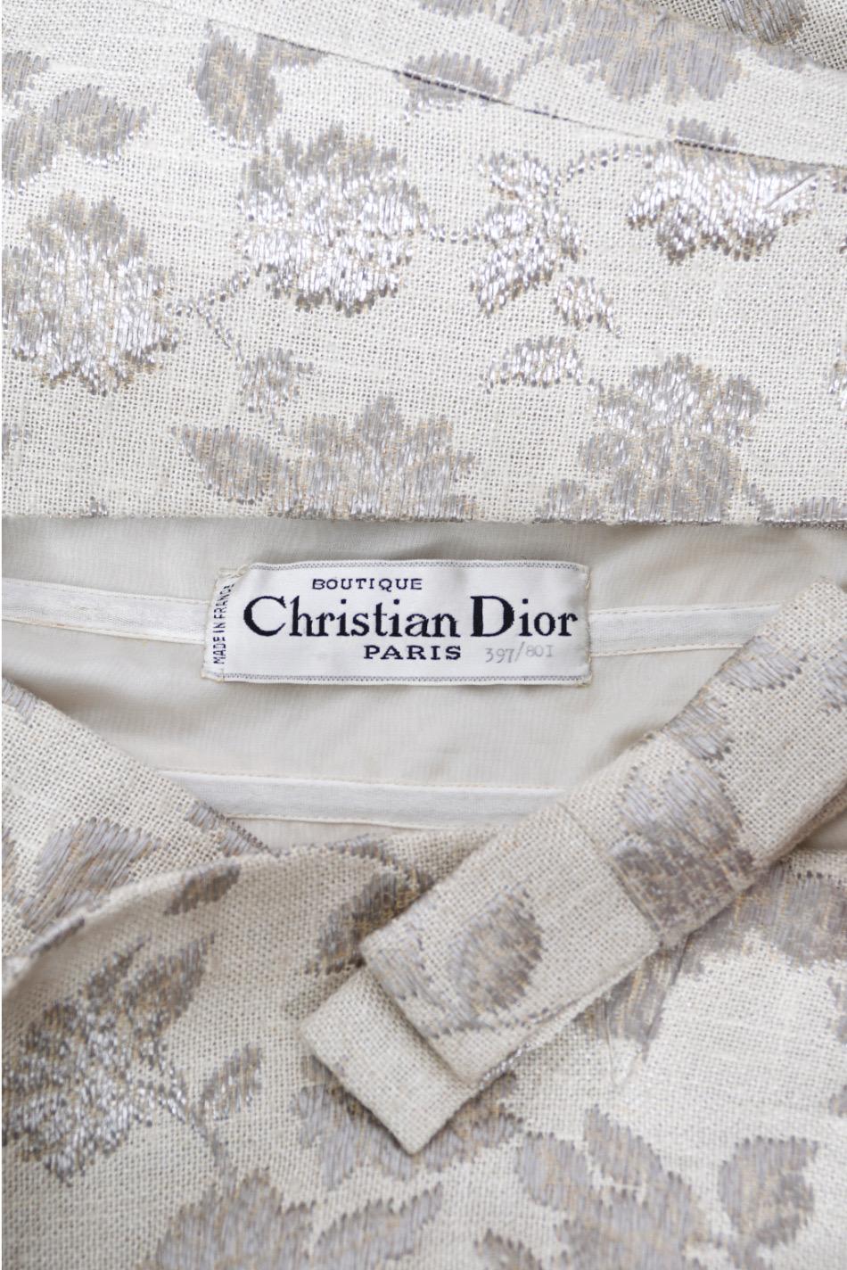 1962 Christian Dior Paris Ivory Silver Floral Silk Brocade Back-Bows Bridal Gown For Sale 15