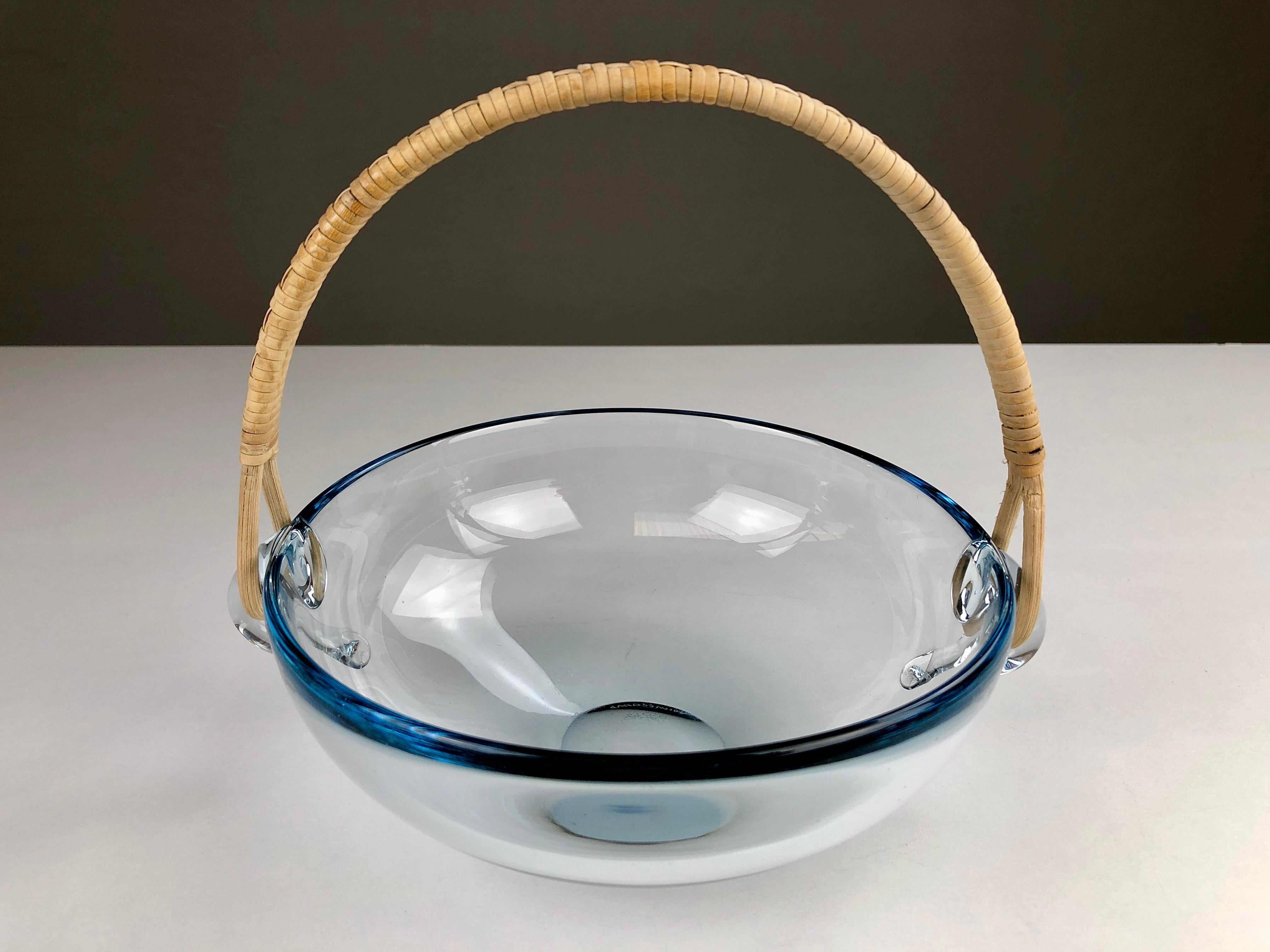Hand-Crafted 1962 Danish Glass Bowl by Per Lütken for Holmegaard For Sale