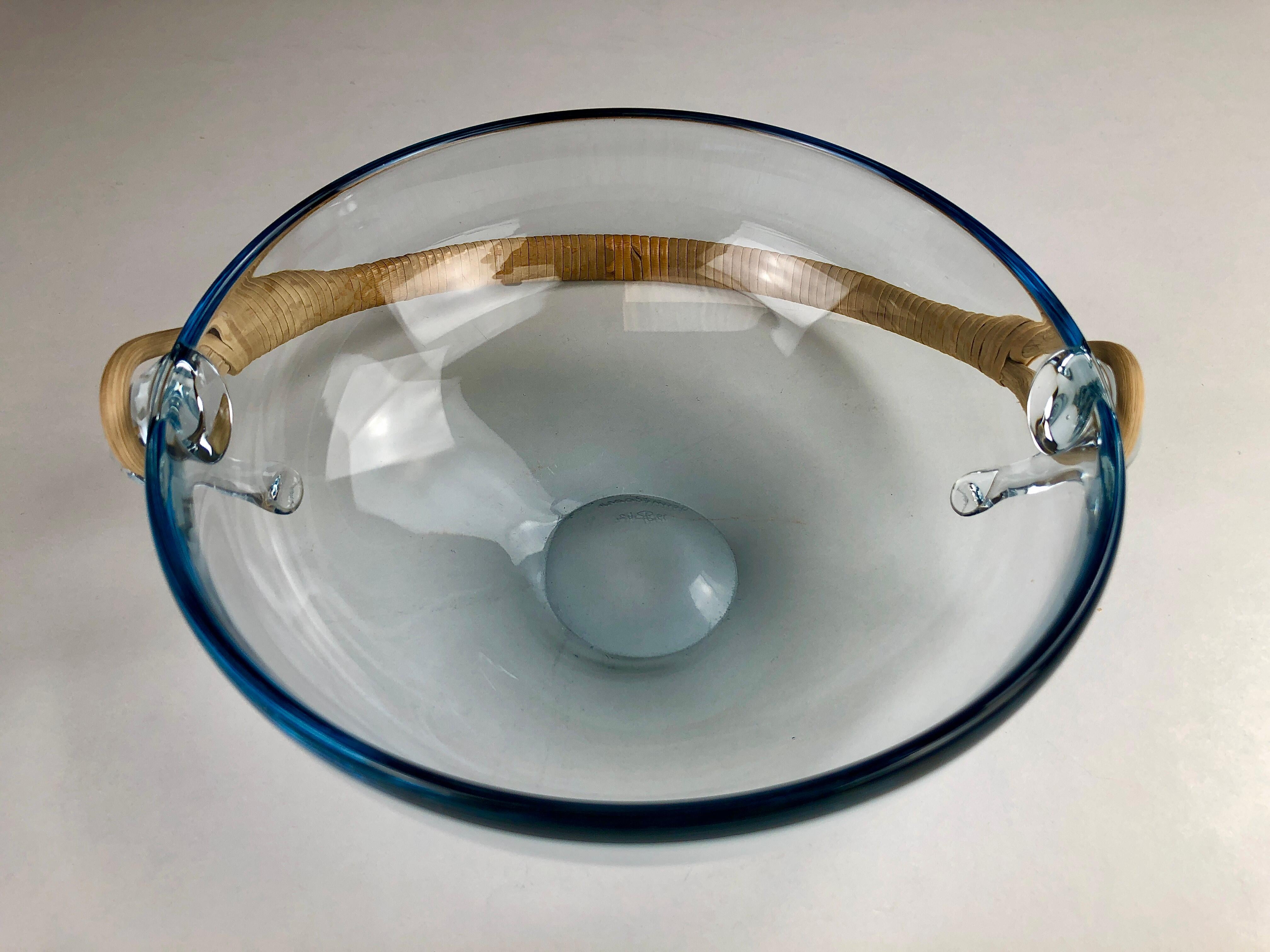 1962 Danish Glass Bowl by Per Lütken for Holmegaard In Good Condition For Sale In Knebel, DK