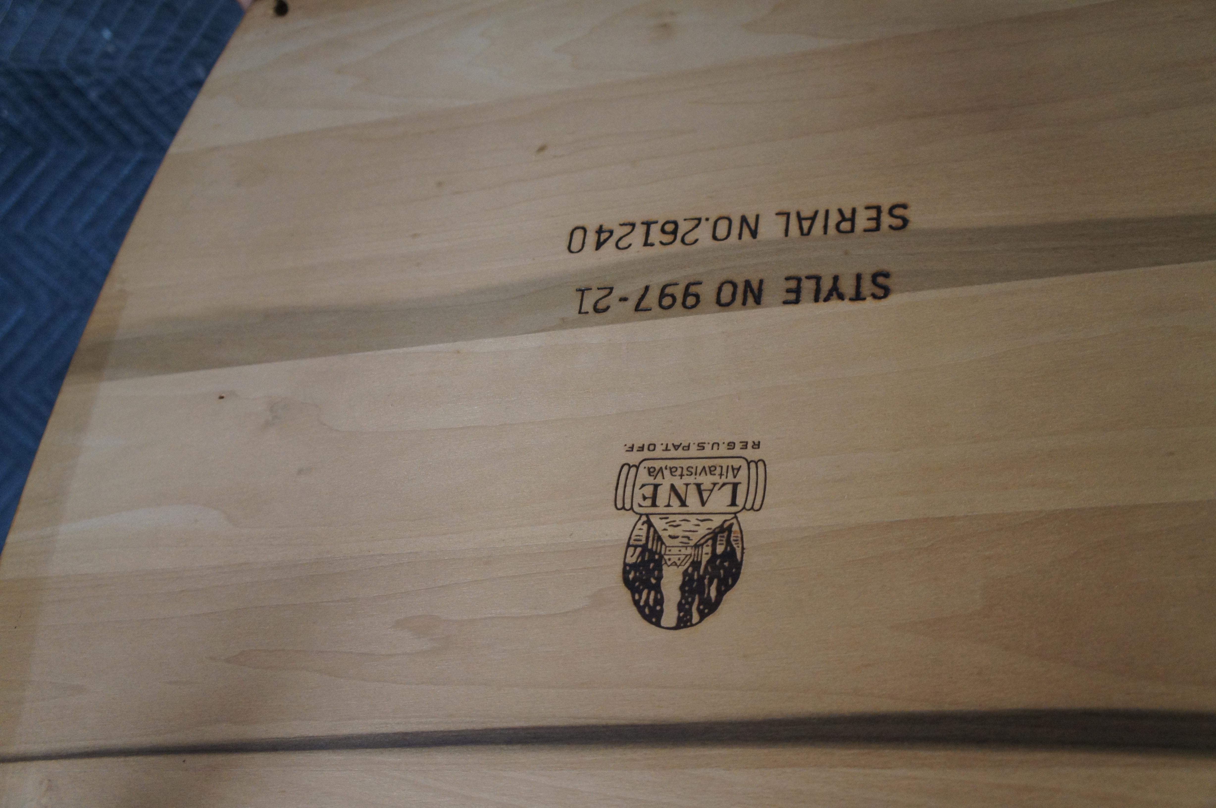 1962 Lane Mid Century Modern Walnut 'Rhythm' Wedge Two Tier Side End Table MCM en vente 4