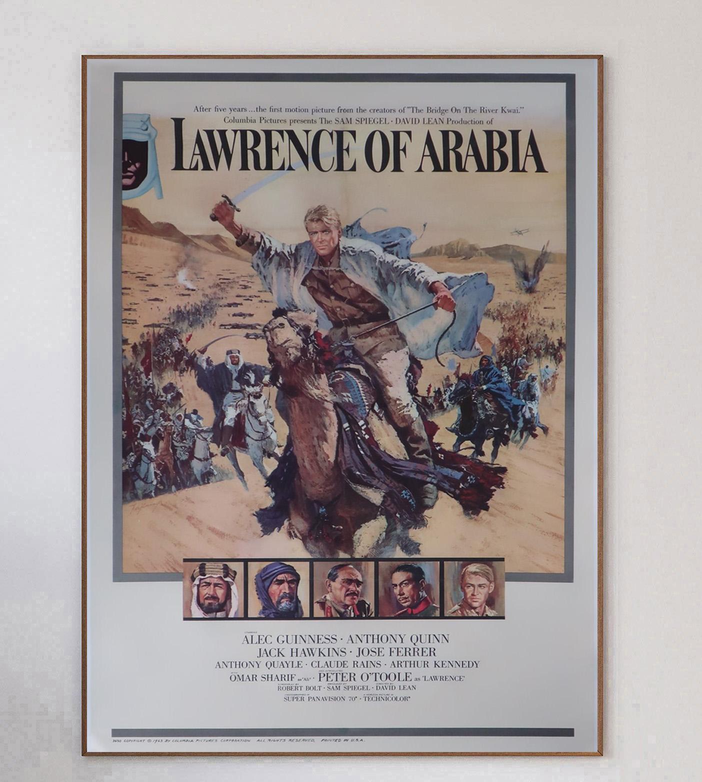 Una de las películas más grandes e influyentes de todos los tiempos, Lawrence de Arabia se estrenó originalmente en 1962. Basado en la vida de T.E. Lawrence, la película fue dirigida por David Lean y protagonizada por Peter O'Toole y Alec Guinness,