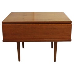 Table d'appoint à tiroir de Mel Smilow, en noyer et Oak, 1962