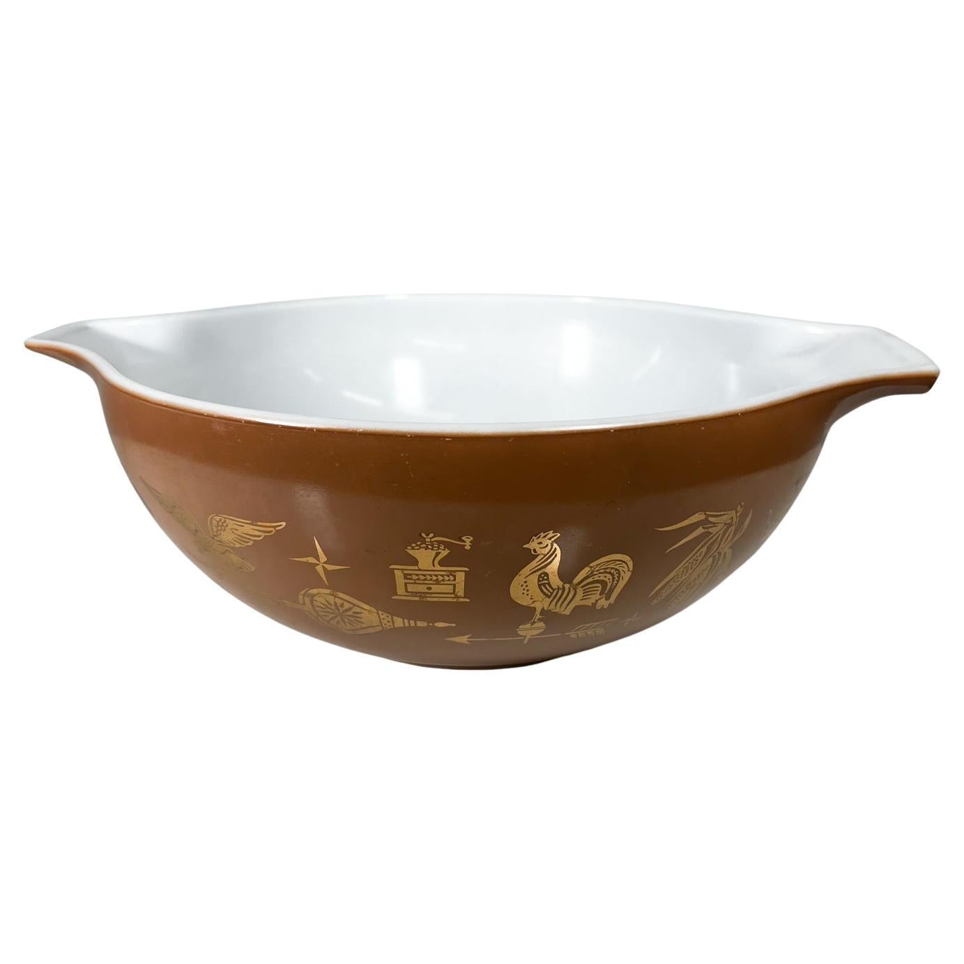 AMBIANIC presents
1962 Vintage Pyrex Early American Heritage Mixing Bowl
Cinderella Brown Gold and White
13 x 10.5 x 4.5 tall
Unrestored vintage condition.
See images listed please.