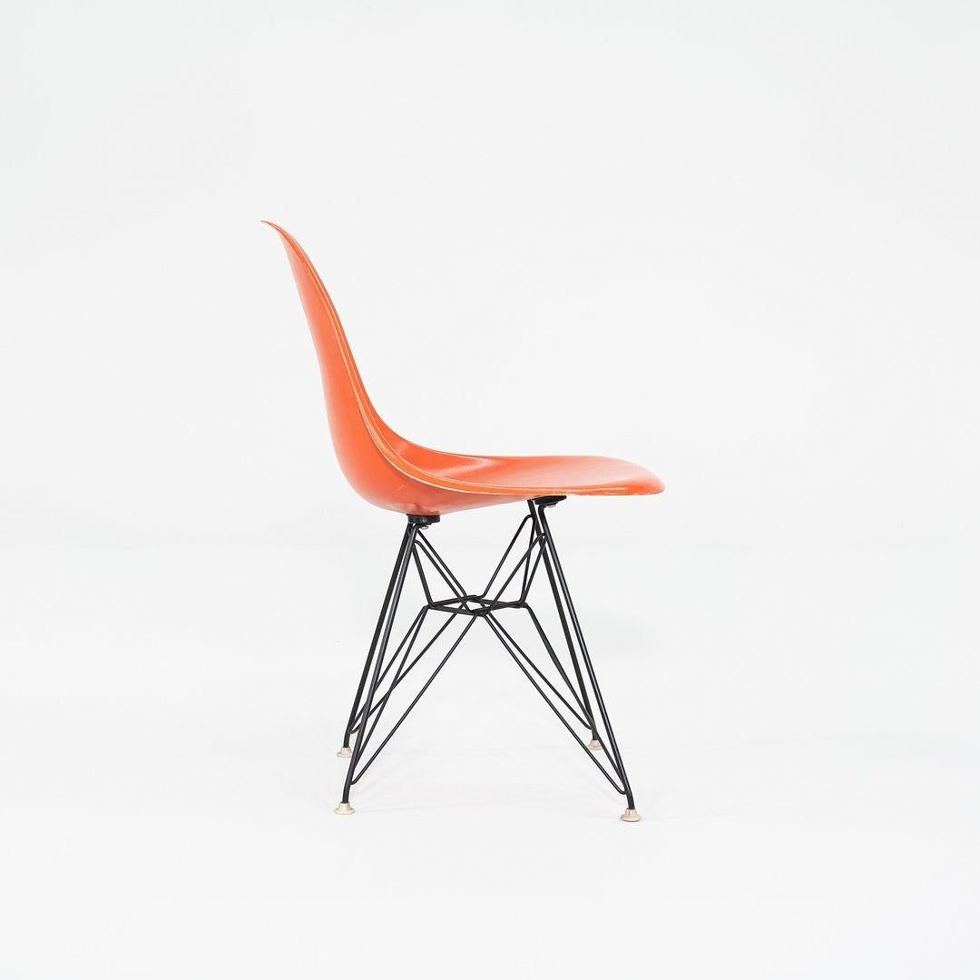1962 Set di quattro sedie da pranzo a conchiglia Herman Miller Eames DSR in fibra di vetro in vendita 3