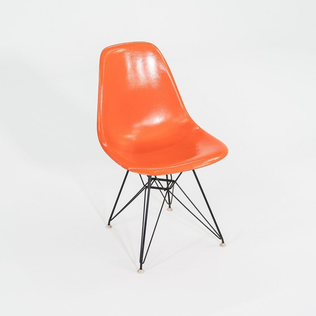 Americano 1962 Set di quattro sedie da pranzo a conchiglia Herman Miller Eames DSR in fibra di vetro in vendita
