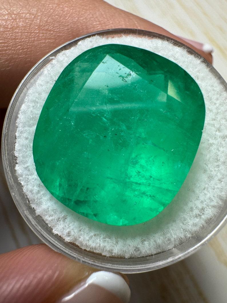 Esmeralda verde colombiana en trozos de 19,63 quilates - 18,6x17 Piedra de nacimiento de mayo talla cojín Corte cojín en venta