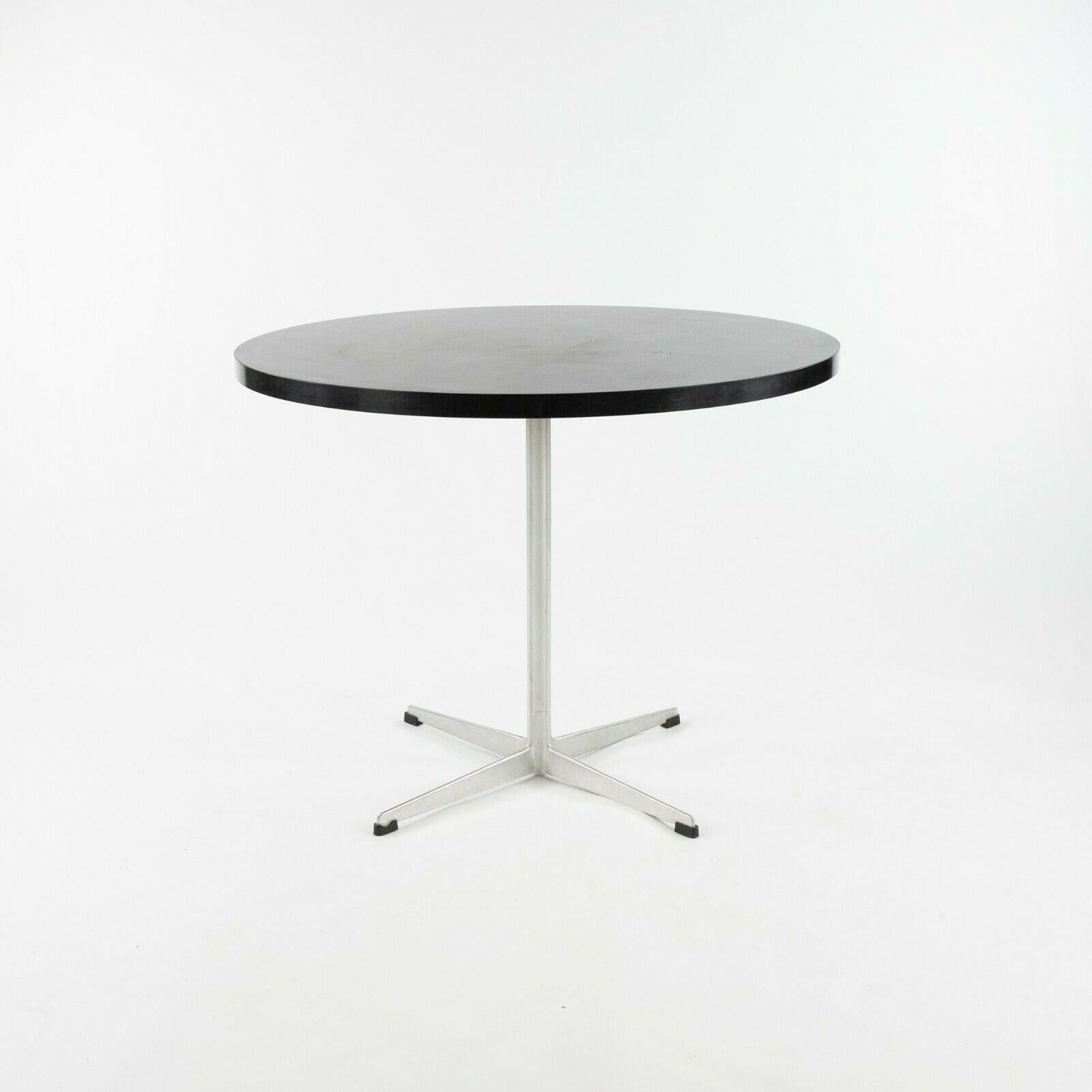 1963 Frederik Sieck for Fritz Hansen Dining Chairs + Arne Jacobsen Dining Table For Sale 2