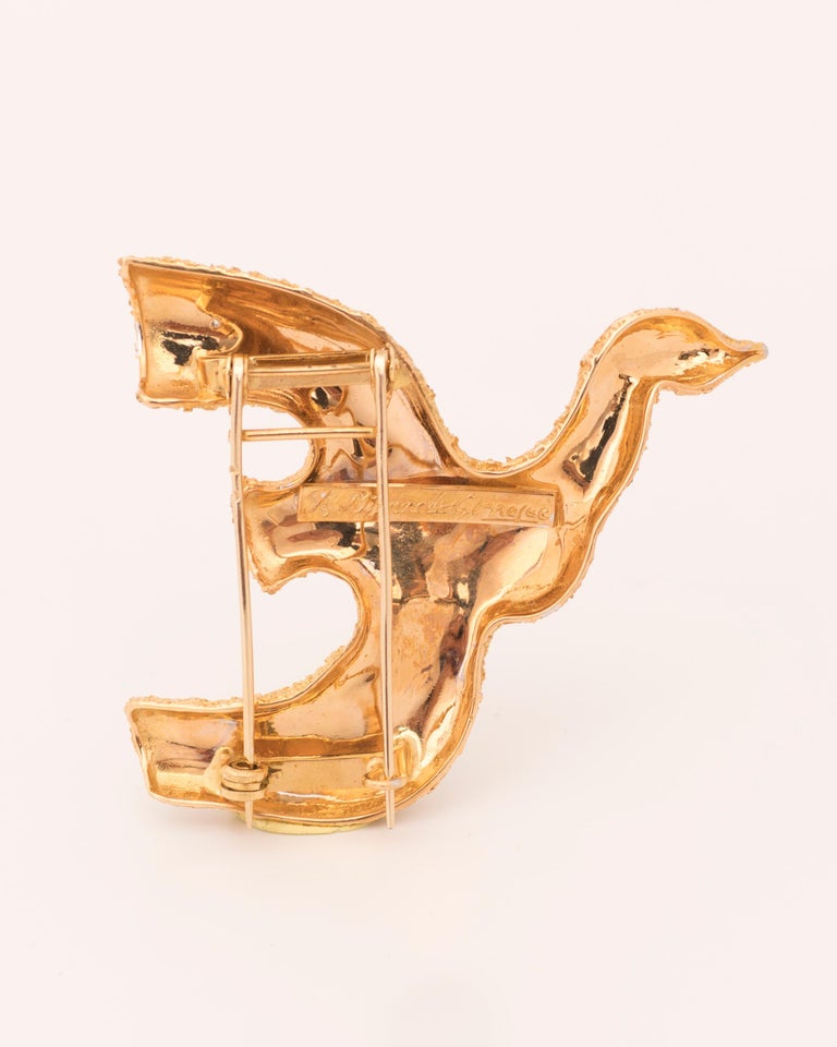 Beautifull 18K Gold Brooch by Georges Braque (1882-1963), inventor of cubism.
Signed 