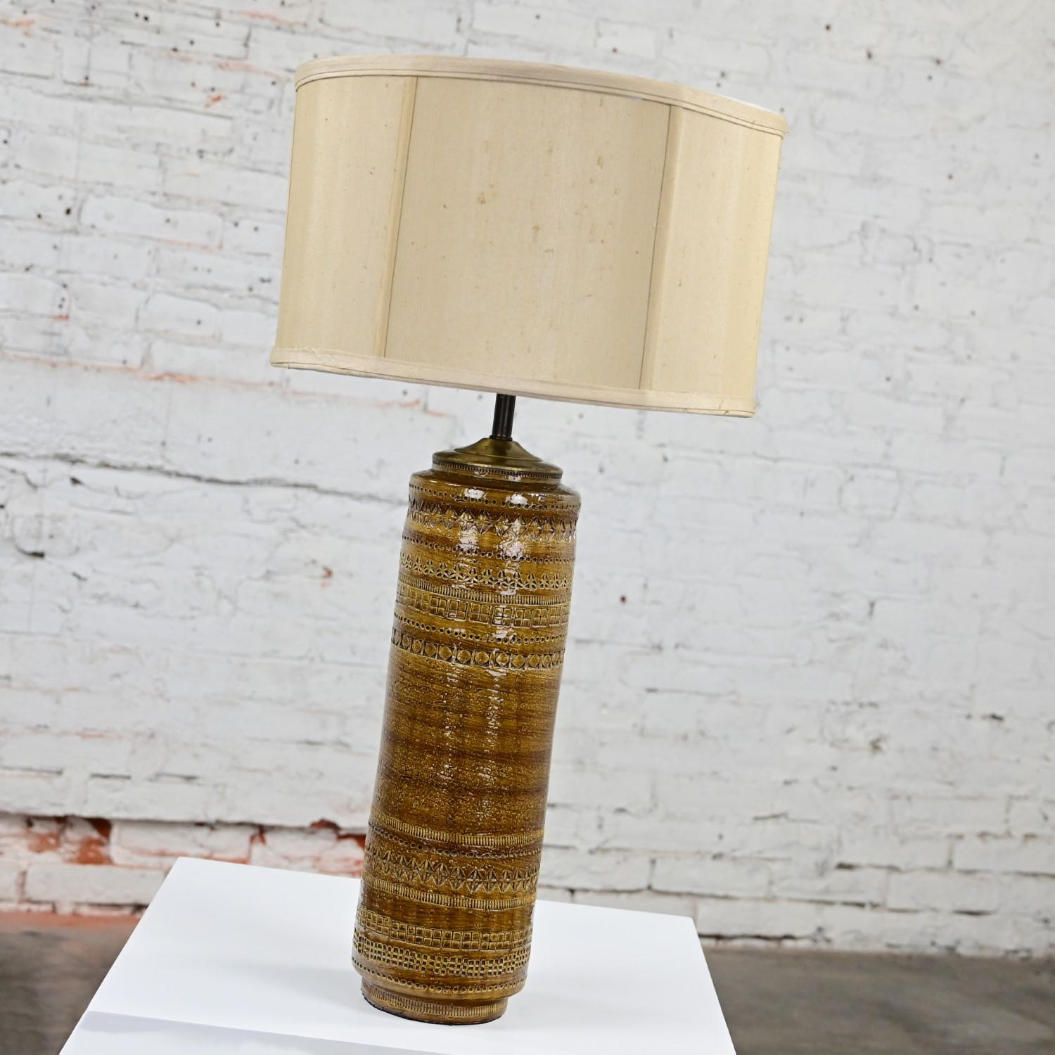 Italiano 1963 Lampada da tavolo in ceramica italiana MCM di Aldo Londi per Bitossi a Rimini Ambra in vendita