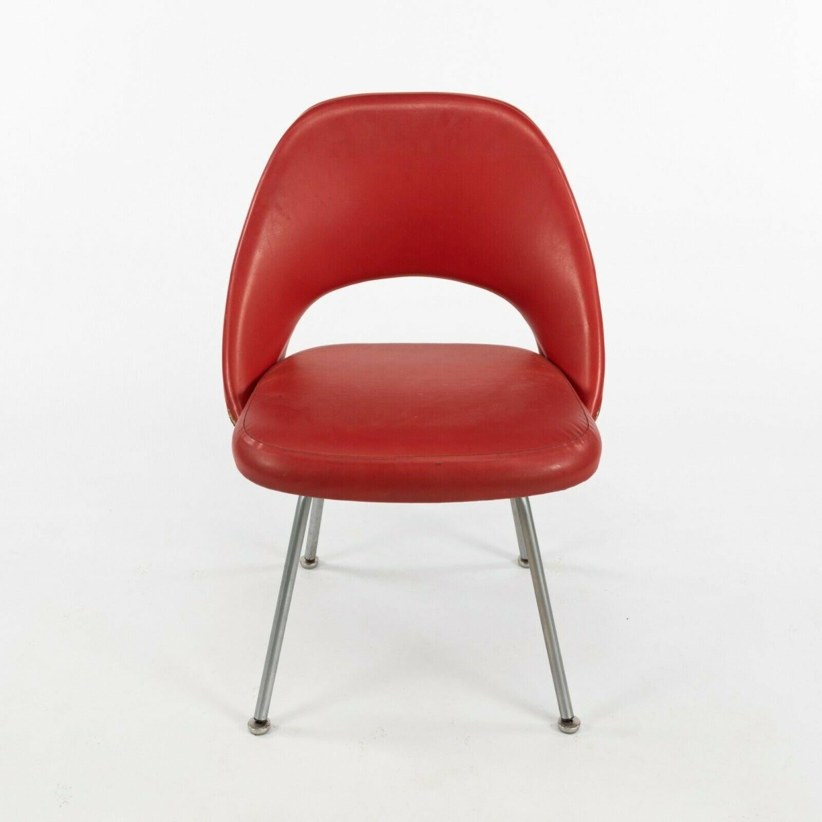 Modern 1963 Pair of Eero Saarinen for Knoll Red Vinyl Armless Executive Dining Chairs For Sale