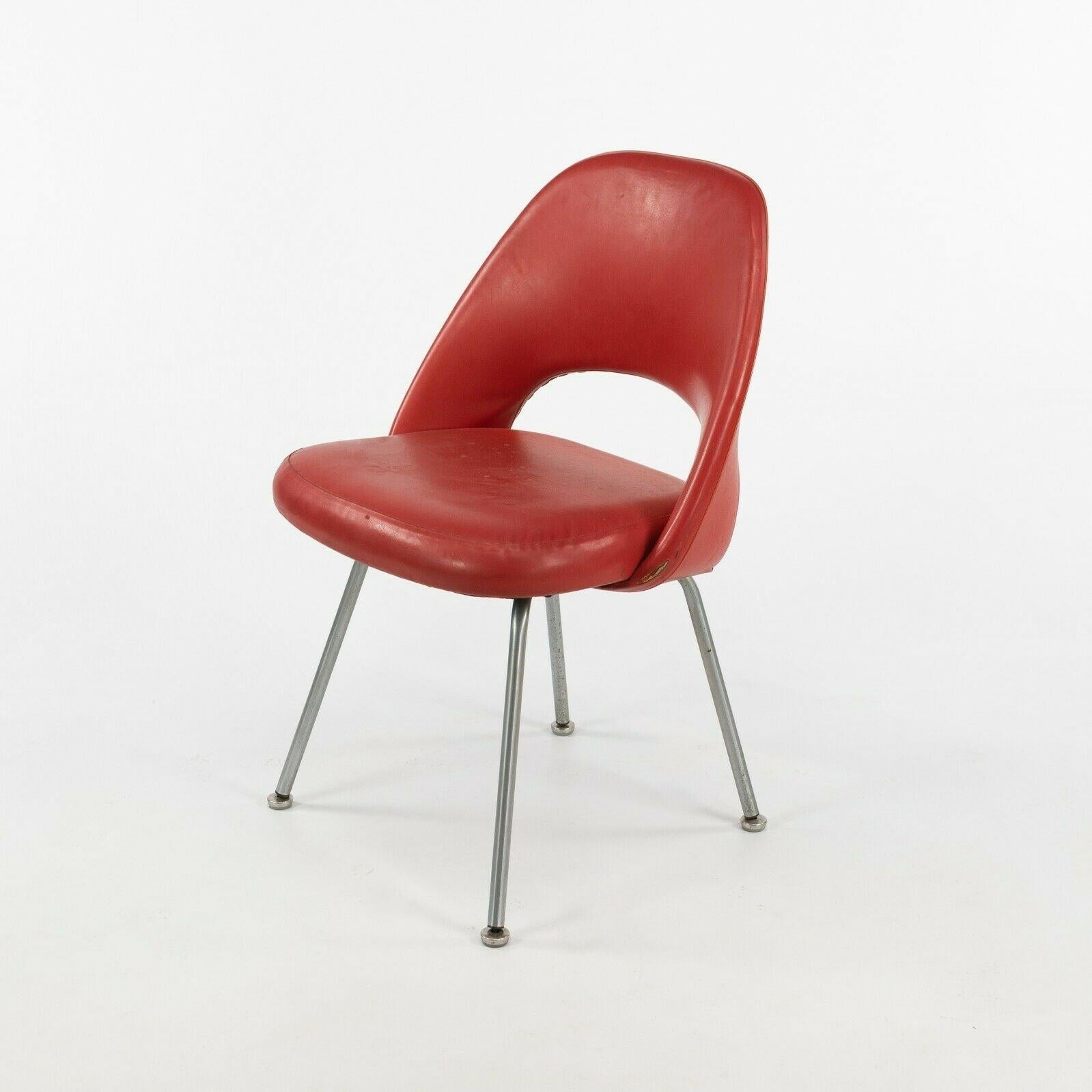 American 1963 Pair of Eero Saarinen for Knoll Red Vinyl Armless Executive Dining Chairs For Sale