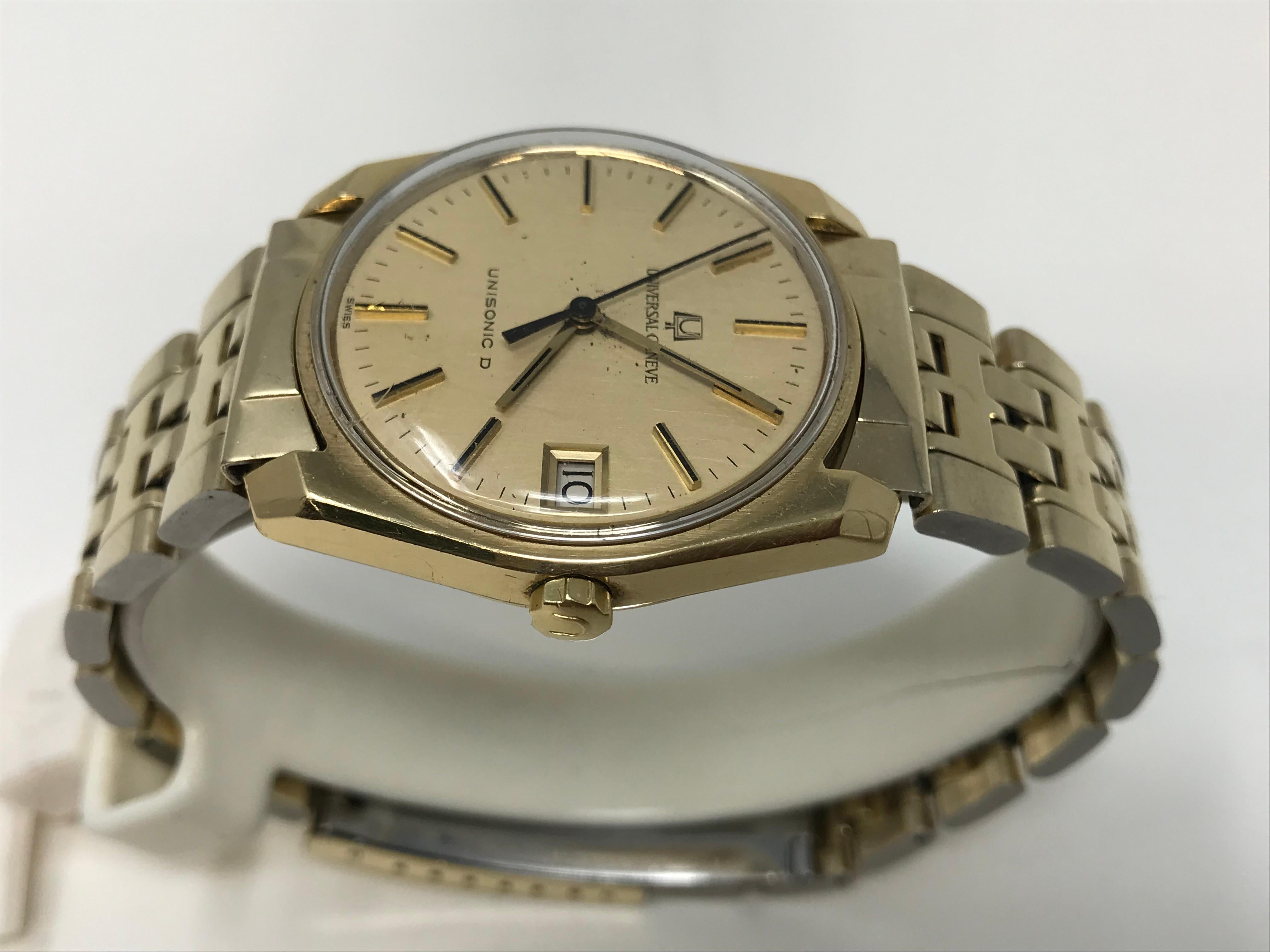 1963 Universal Geneve Unisonic D Watch 18k Gold Bon état - En vente à Montreal, QC