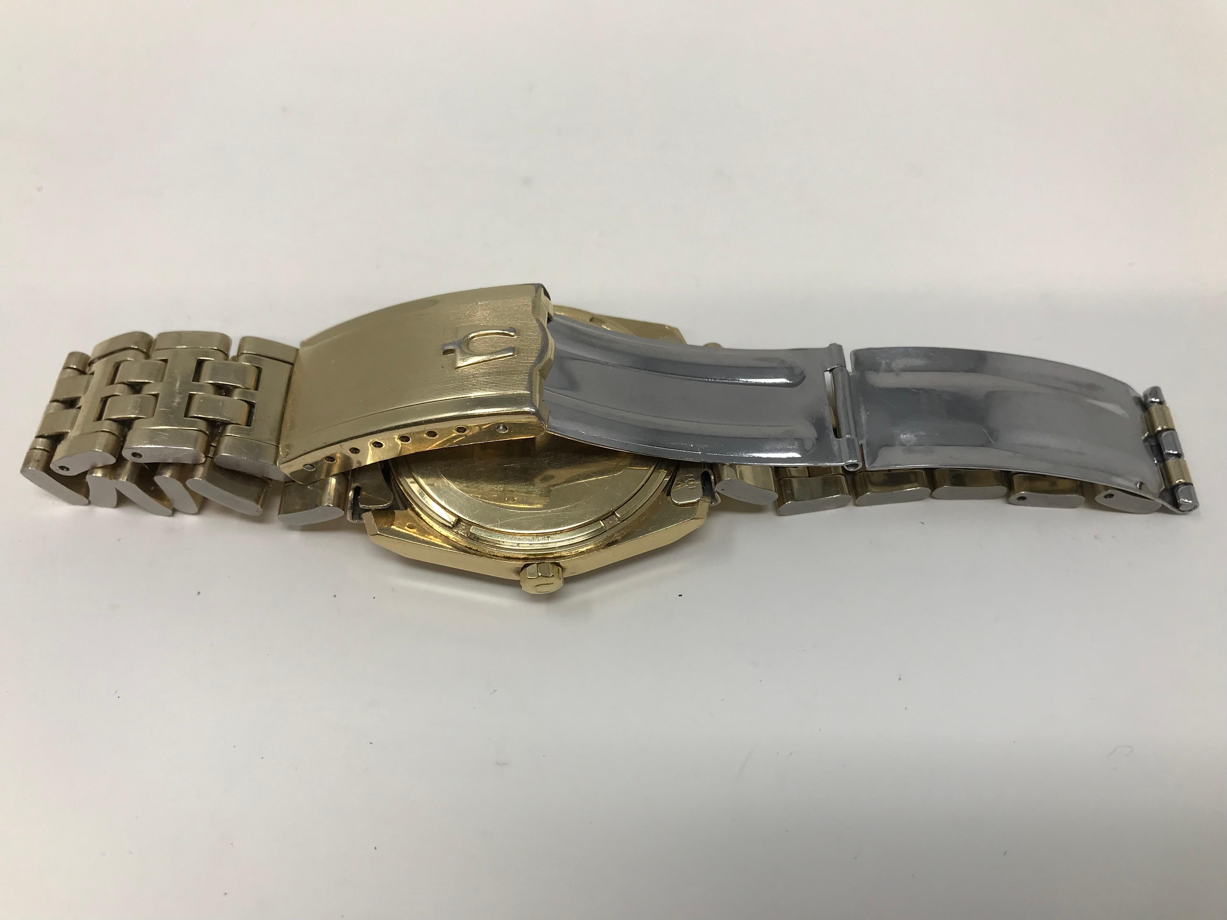 1963 Universal Geneve Unisonic D Watch 18k Gold en vente 2