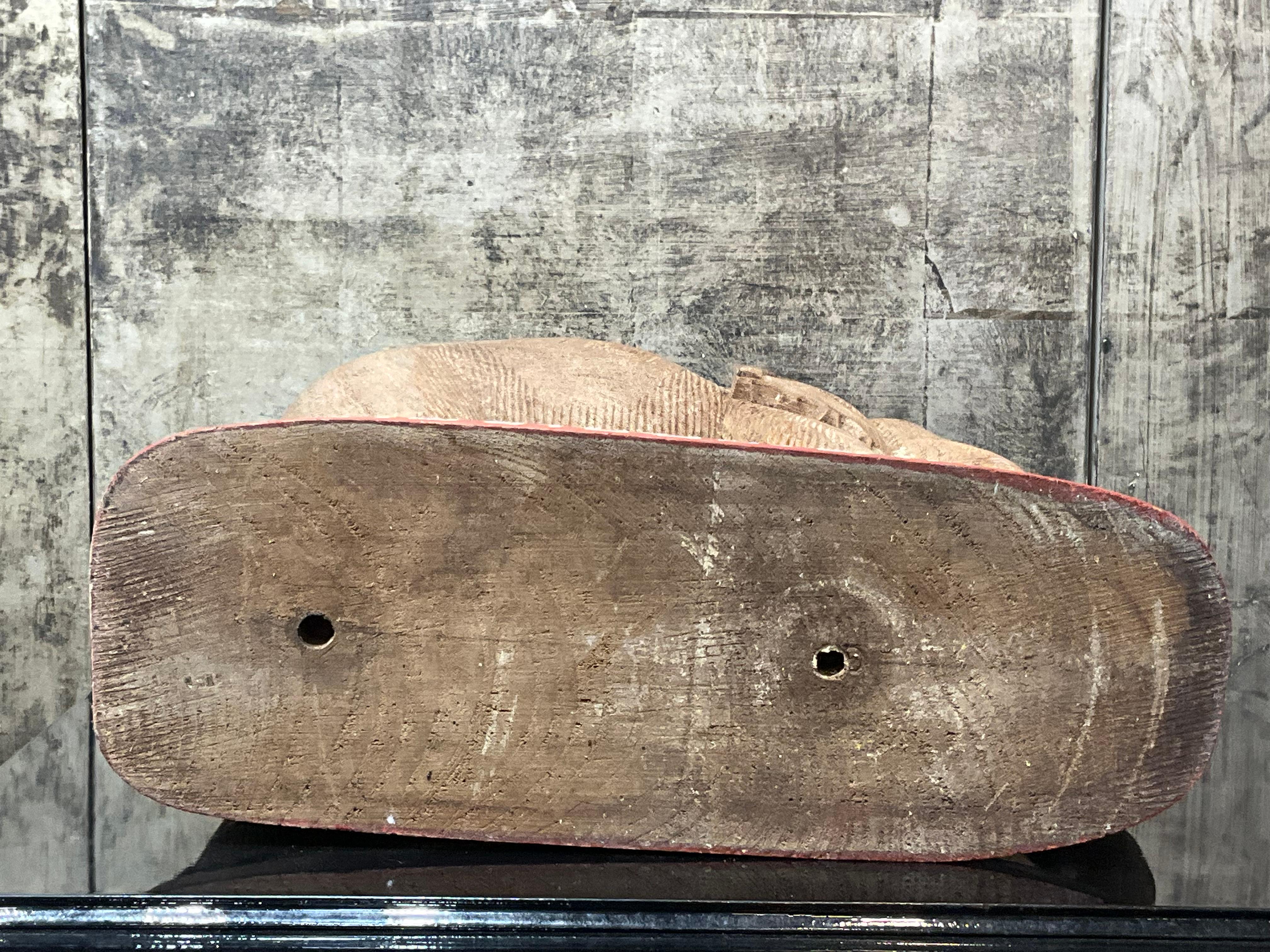 Figure d'éléphant Votive en bois de teck, Chiang Mai, Thaïlande, 1963 en vente 1