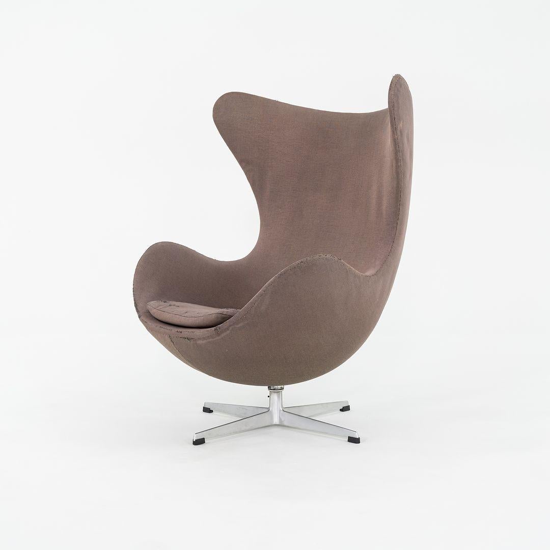 1964 Arne Jacobsen Egg Lounge Chair and Ottoman with Brown Fabric Upholstery For Sale 1