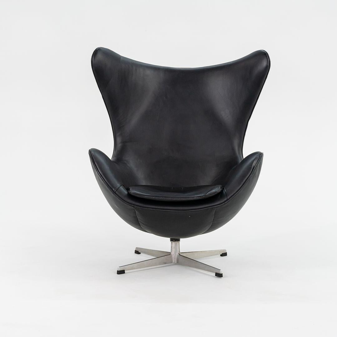 1964 Arne Jacobsen Egg Lounge Chair en cuir avec Label original, Modèle 3316 en vente 3