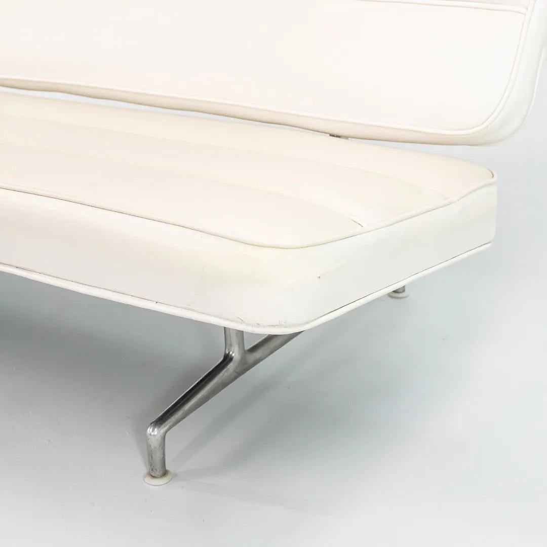 Aluminum 1964 Eames for Herman Miller 3473 Three-Seater Sofa in White Naugahyde #2 For Sale