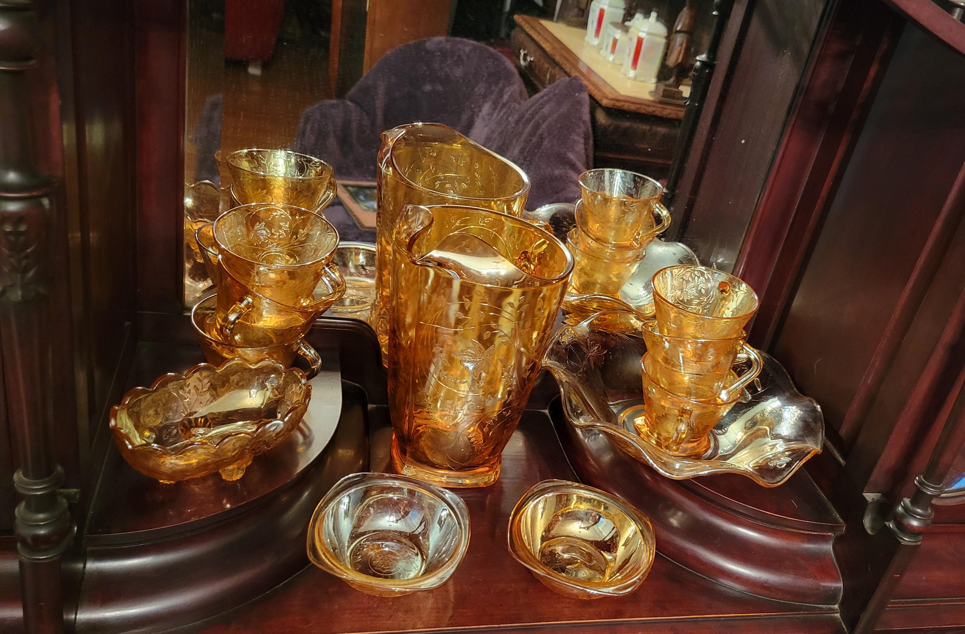 1964 Jeannette Floragold Service de verres irisés - 13 pièces en vente 1