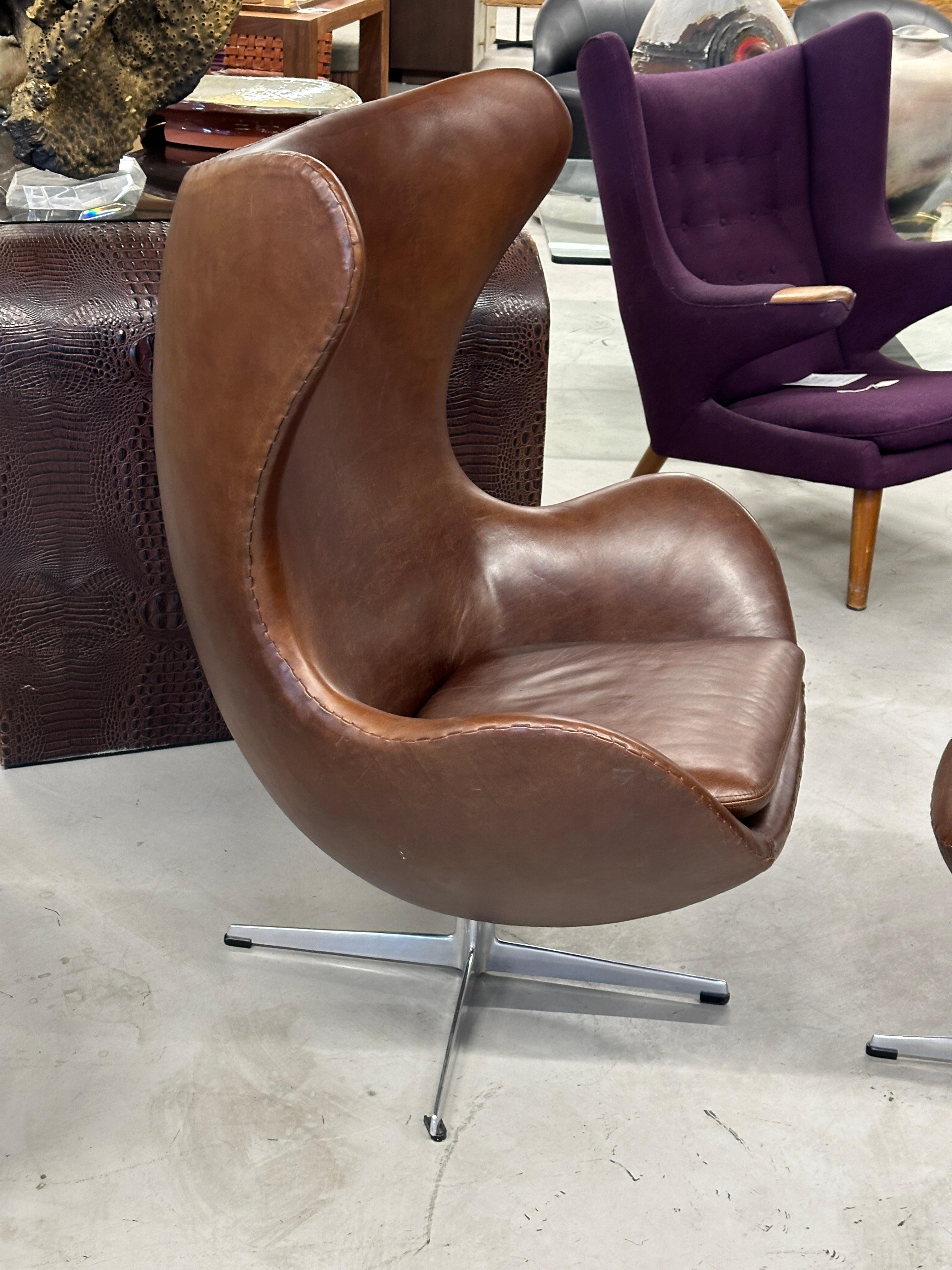 Danish 1965 Arne Jacobsen for Fritz Hansen Leather Egg Chair and Ottoman  For Sale