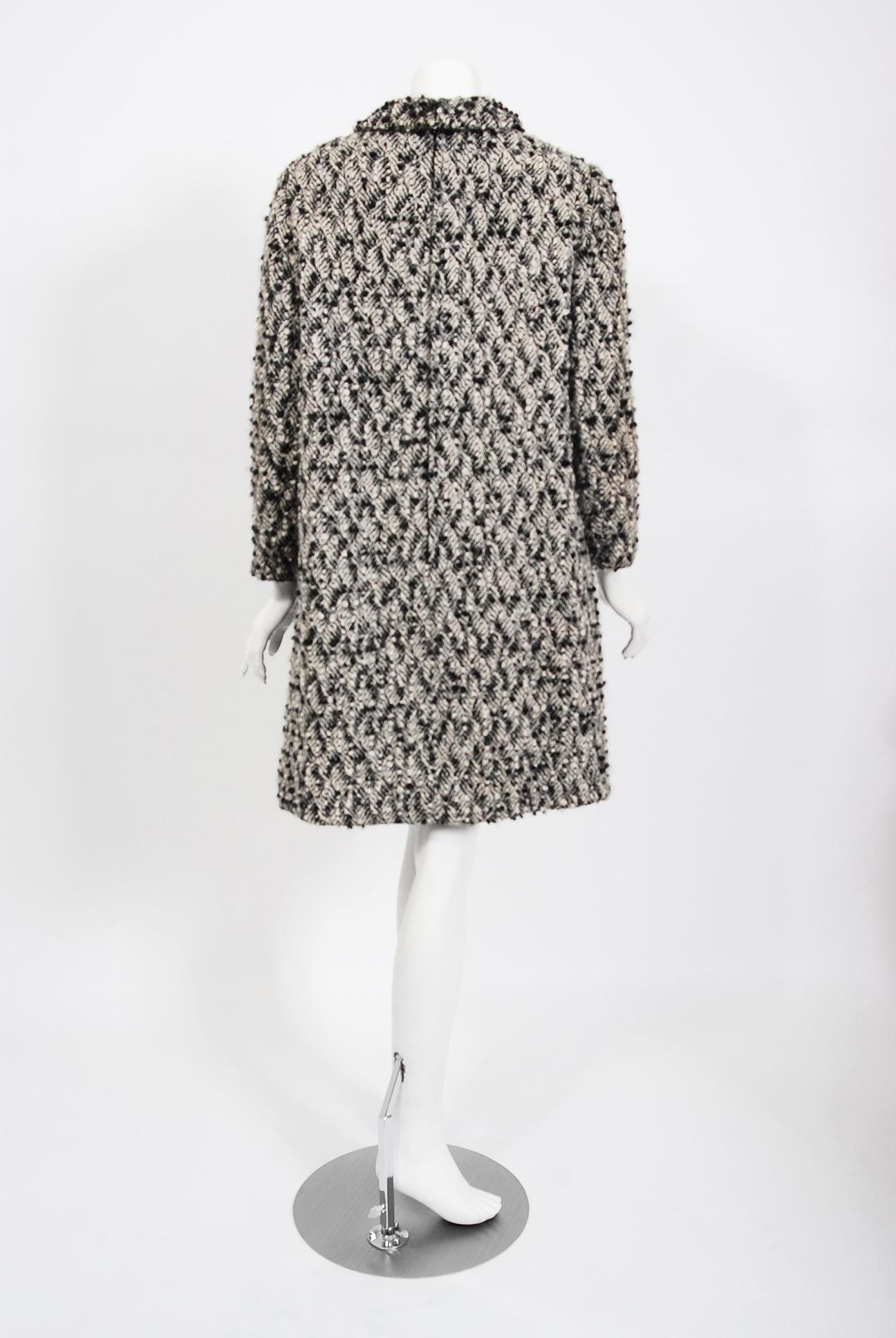 1965 Bill Blass Black & Ivory Textured Wool Dolly-Bow Mod Pockets Coat Dress 2