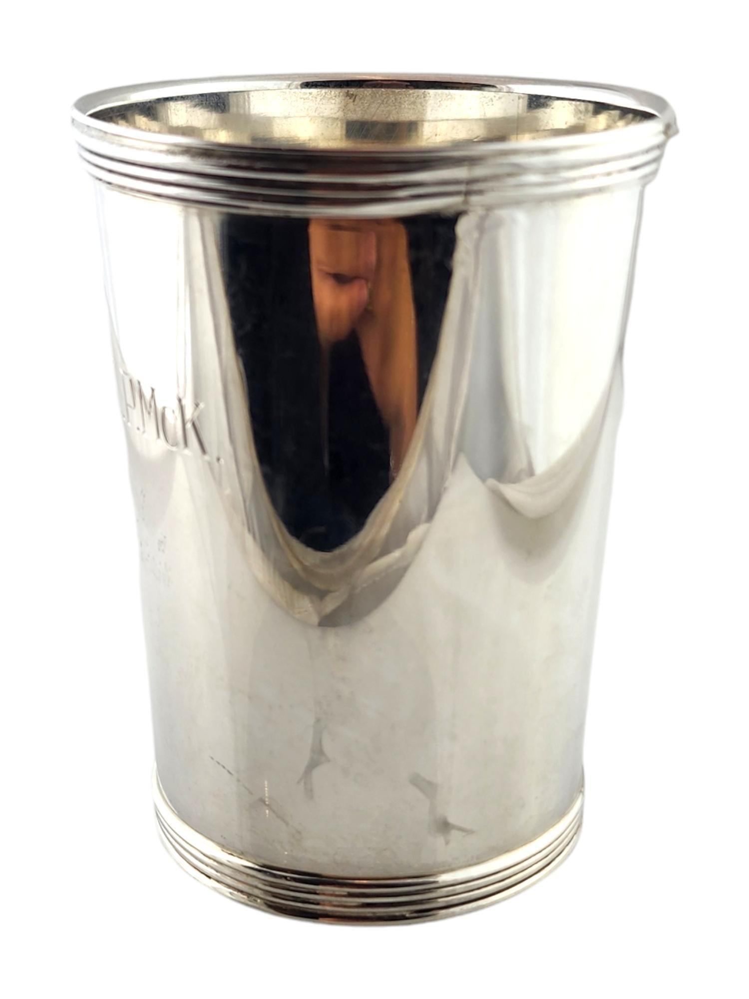 Coupe Mint Julep en argent sterling Boardman

Cette magnifique coupe de Boardman a été méticuleusement fabriquée en argent sterling et est gravée sur le devant avec 