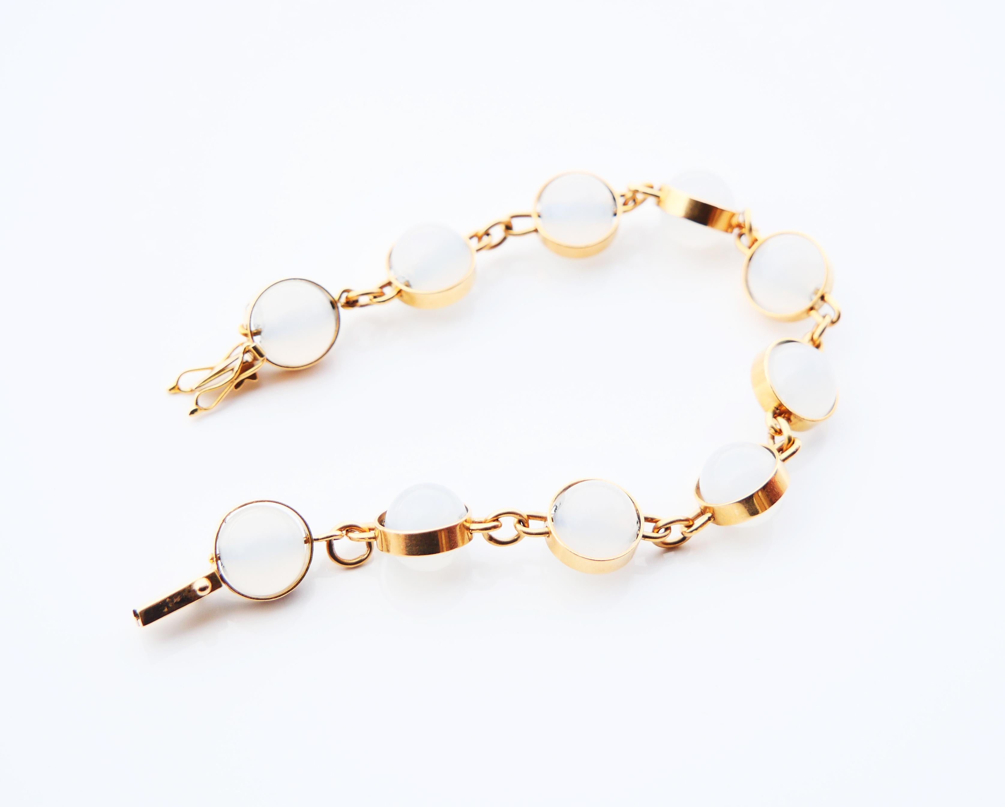 Retro 1965 Bracelet White Chalcedony 18K Gold / 18cm / 21gr For Sale
