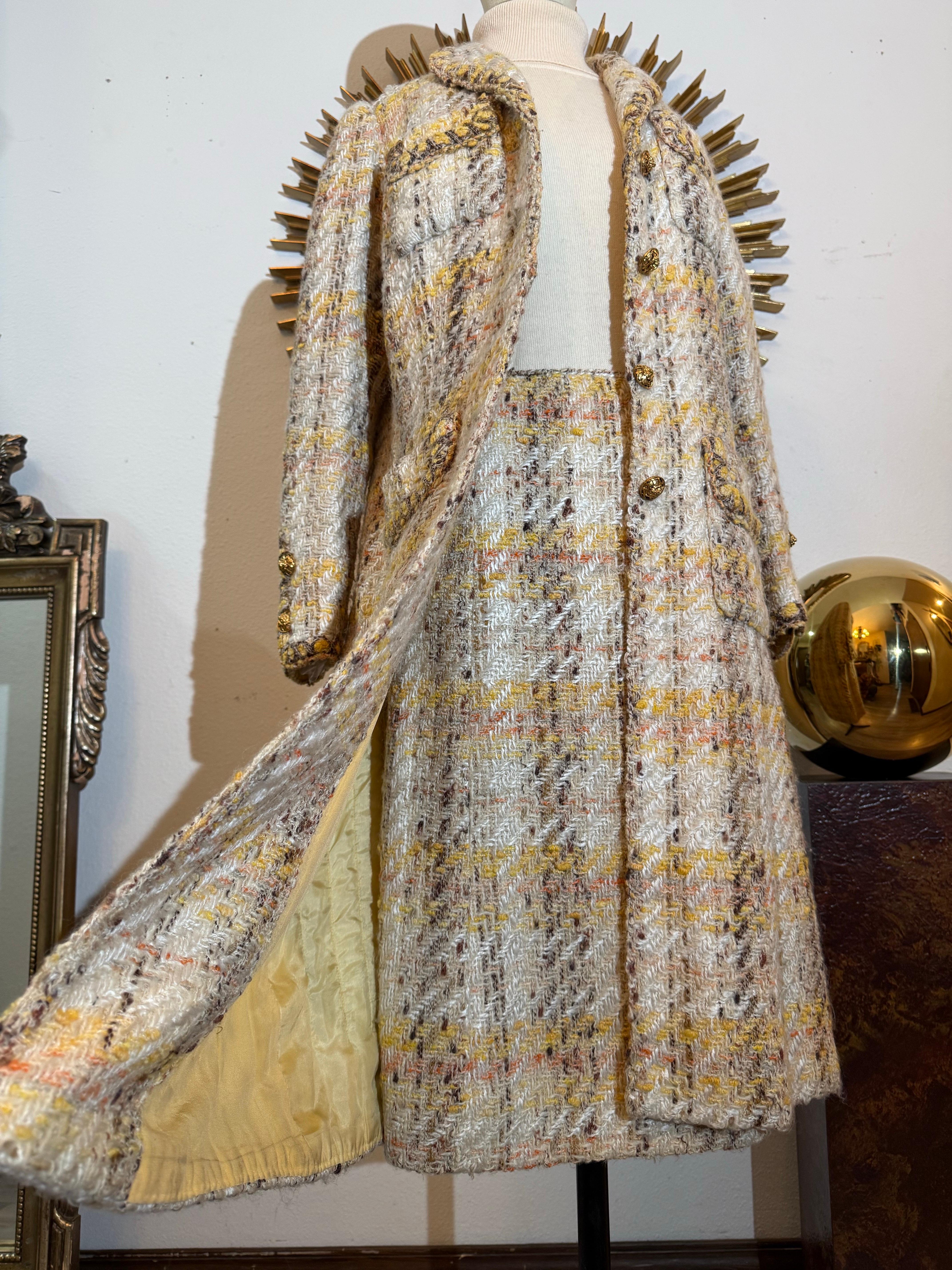 1965 Chanel Iconic Autumnal Tweed Long Coat & A-Line Skirt Set in stile classico in vendita 5