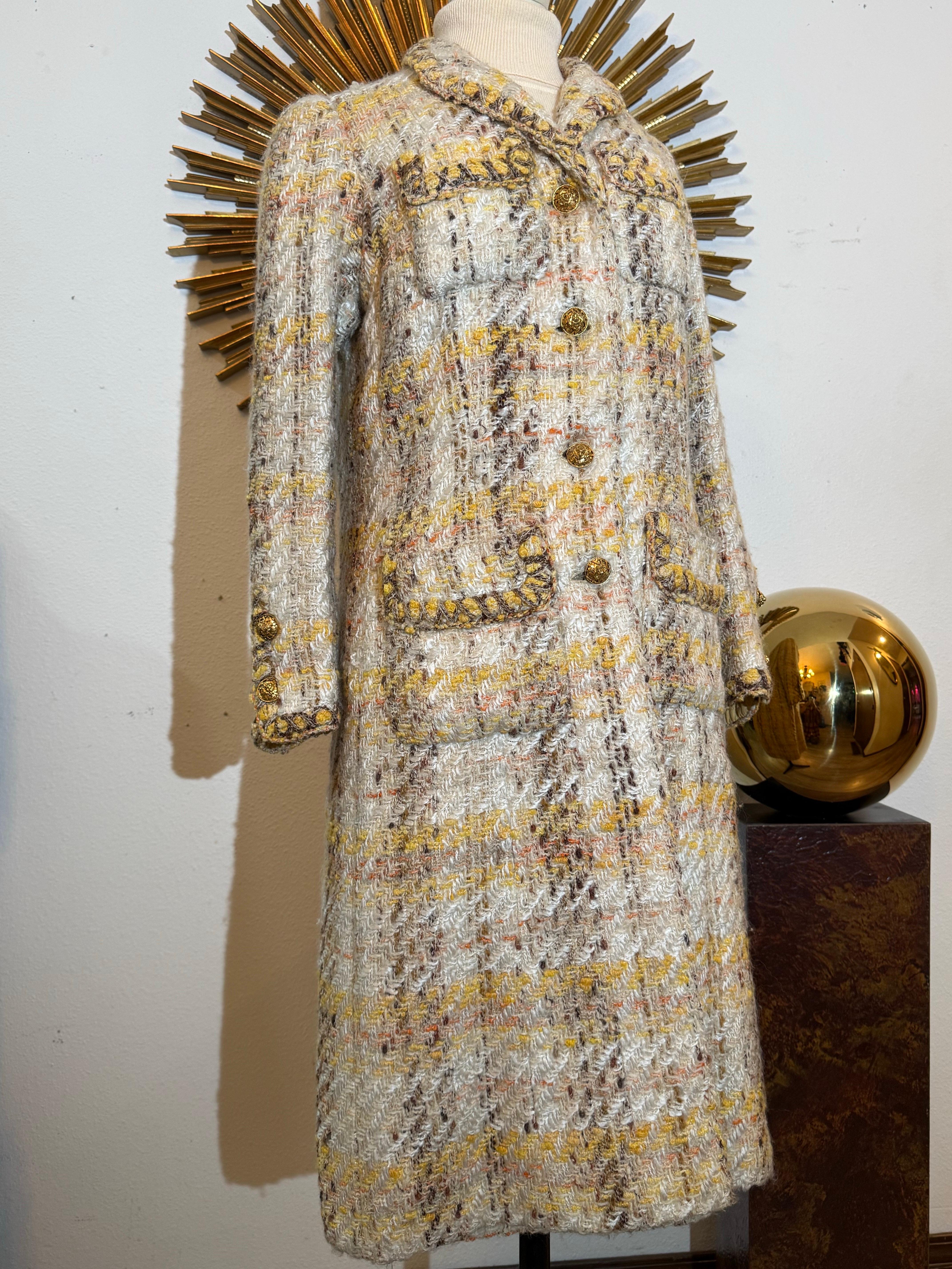 1965 Chanel Iconic Autumnal Tweed Long Coat & A-Line Skirt Set in stile classico in vendita 8