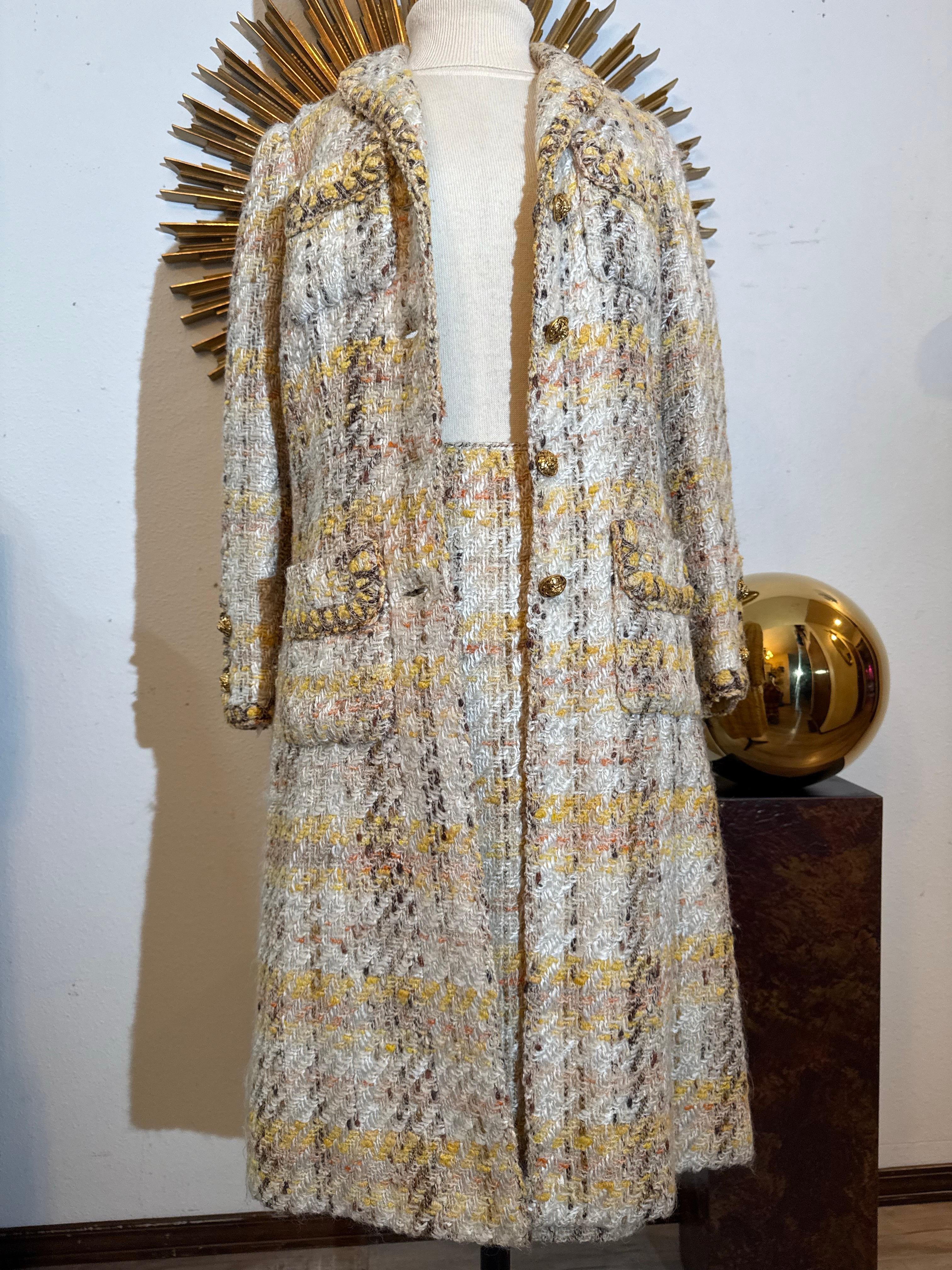 Marrone 1965 Chanel Iconic Autumnal Tweed Long Coat & A-Line Skirt Set in stile classico in vendita