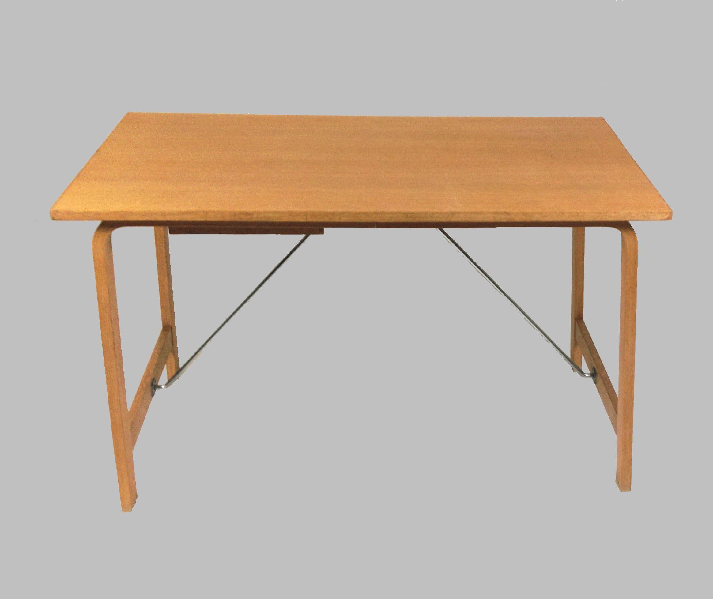 Dänischer Arne Jacobsen Saint Catherines-Schreibtisch und Stuhl aus Eiche von Fritz Hansen, 1965 im Zustand „Gut“ im Angebot in Knebel, DK