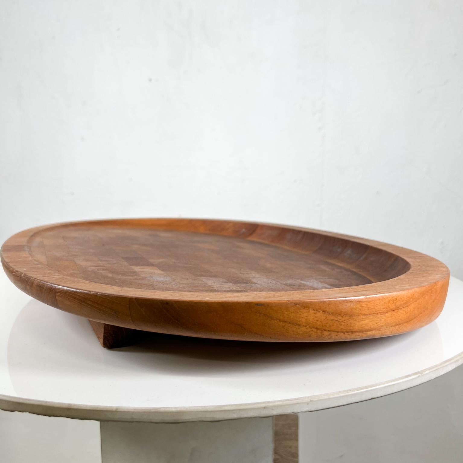 1965 Dansk Teakwood Serving Tray Charcuterie Platter Jens Quistgaard In Good Condition For Sale In Chula Vista, CA