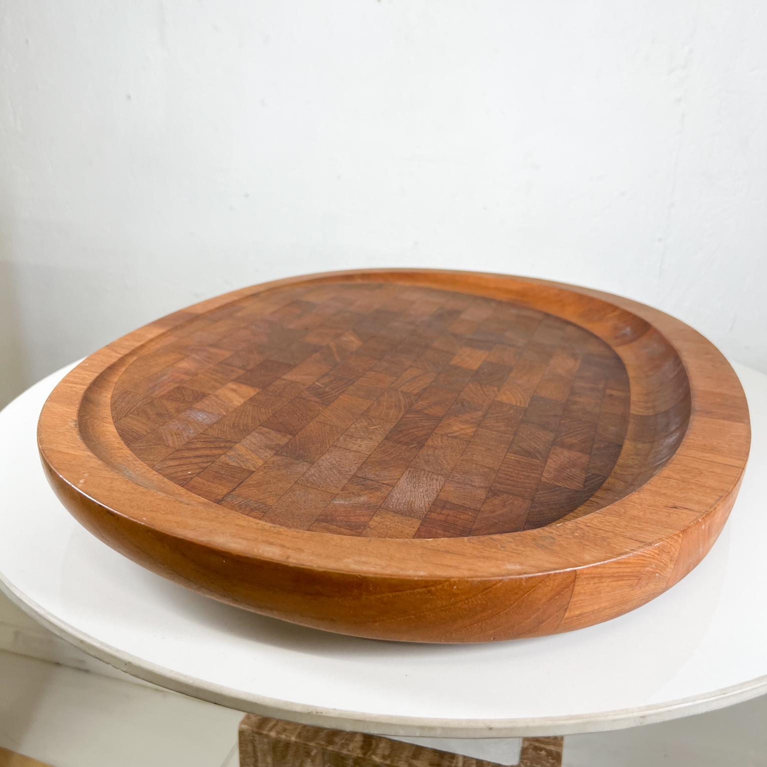 1965 Dansk Bandeja de madera de teca Bandeja para embutidos Jens Quistgaard Teca en venta