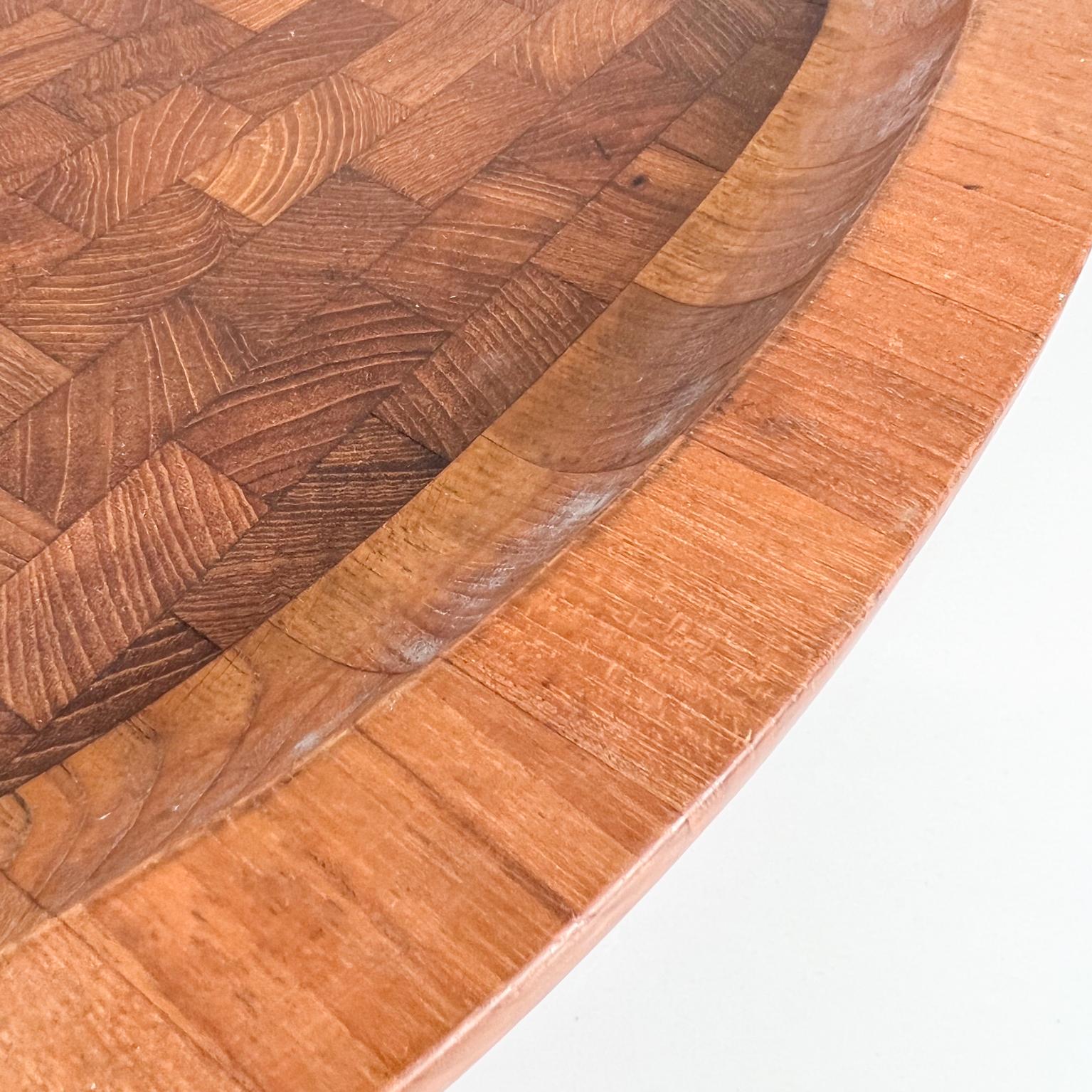 1965 Dansk Bandeja de madera de teca Bandeja para embutidos Jens Quistgaard en venta 1