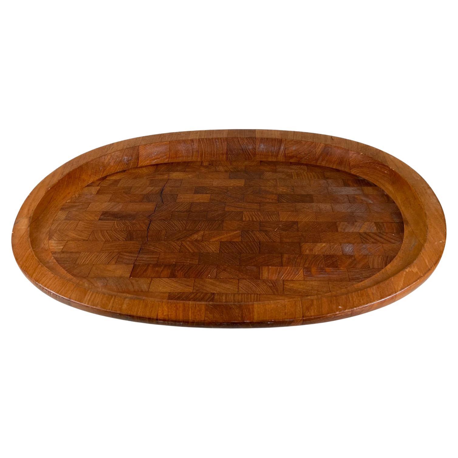 1965 Dansk Bandeja de madera de teca Bandeja para embutidos Jens Quistgaard en venta