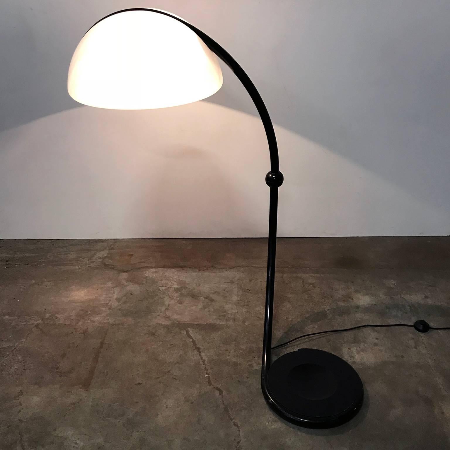 1965, Elio Martinelli for Martinelli Luce, Black Based Floor Lamp Plastic Shade For Sale 2