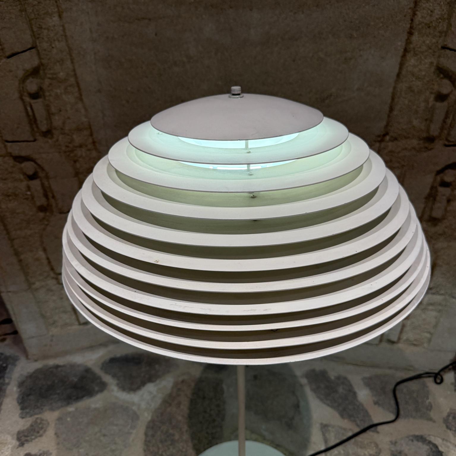 Danois 1965 Fog & Mørup Hekla Lampadaire par Jon Olafsson en vente