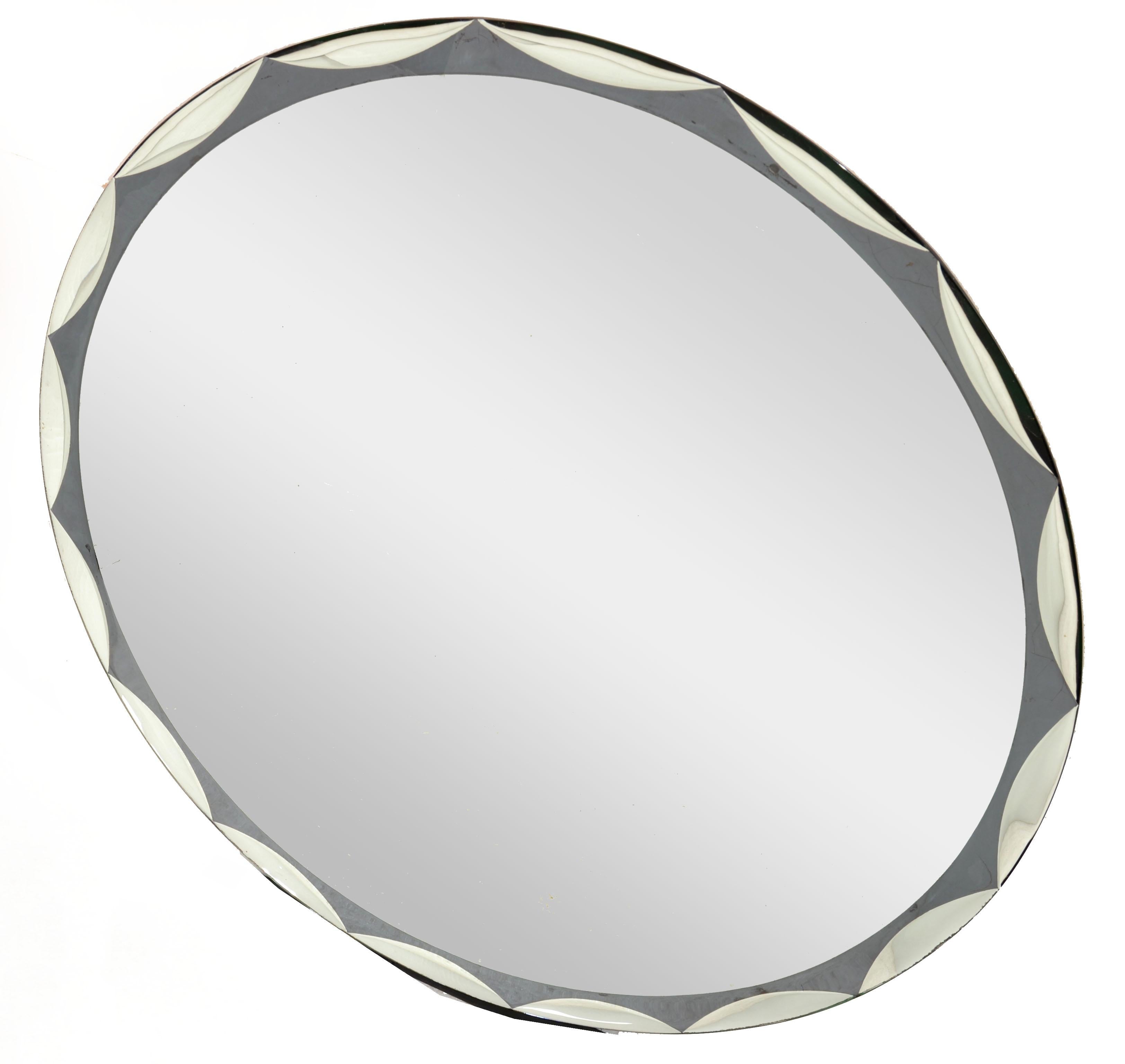 italien Miroir mural festonné rond biseauté de style Fontana Arte, Max Ingrand, 1965 en vente