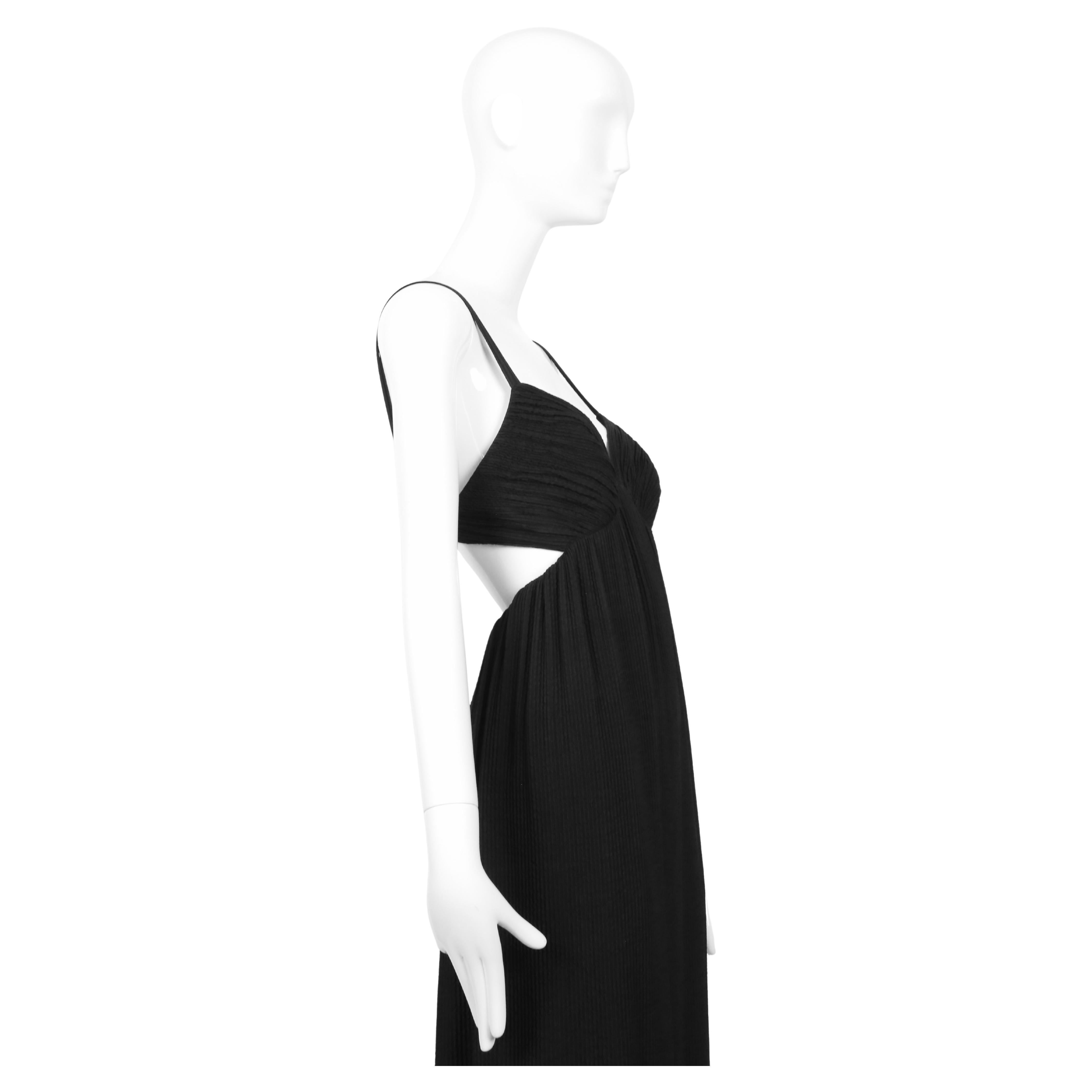 1964 James Galanos, abito in seta plissé nero della COUTURE, con taglio sui fianchi In condizioni buone a San Fransisco, CA