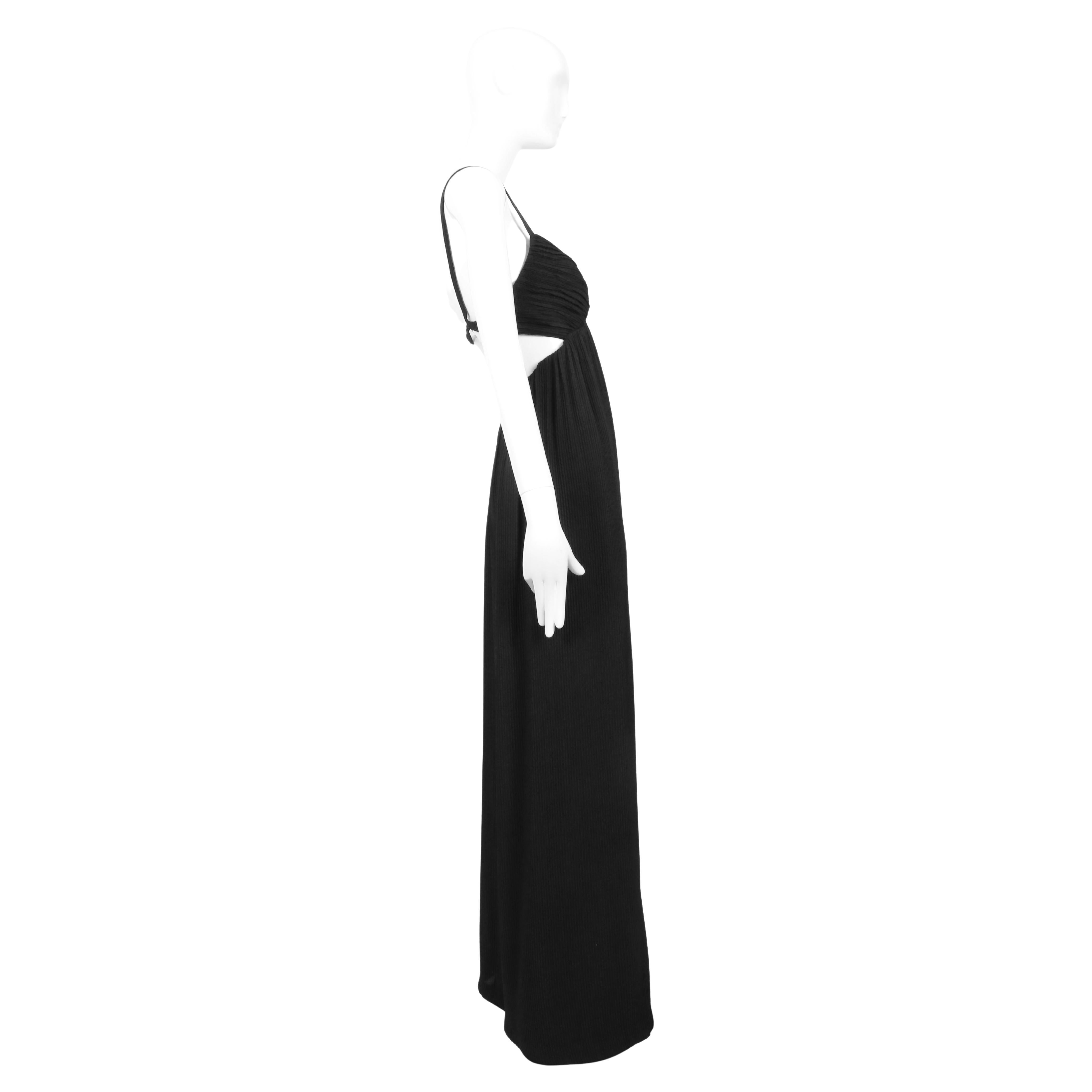 Donna 1964 James Galanos, abito in seta plissé nero della COUTURE, con taglio sui fianchi