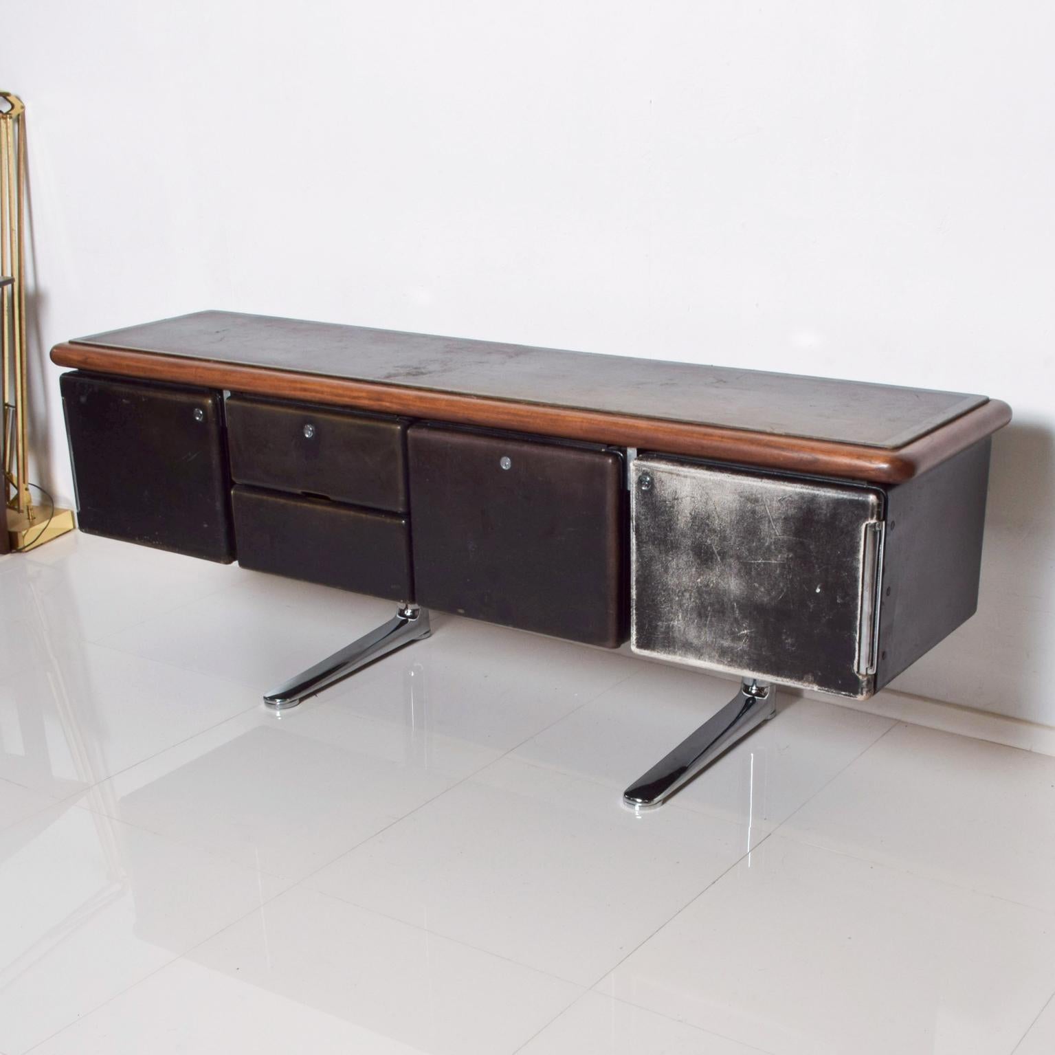 For your consideration: 1965 massive peather sideboard credenza vintage Warren Platner for Knoll International Platner Executive Collection 1960s. 
Iconic design mid century madness in all its glory. Leather, wood and chrome. Comes with key and