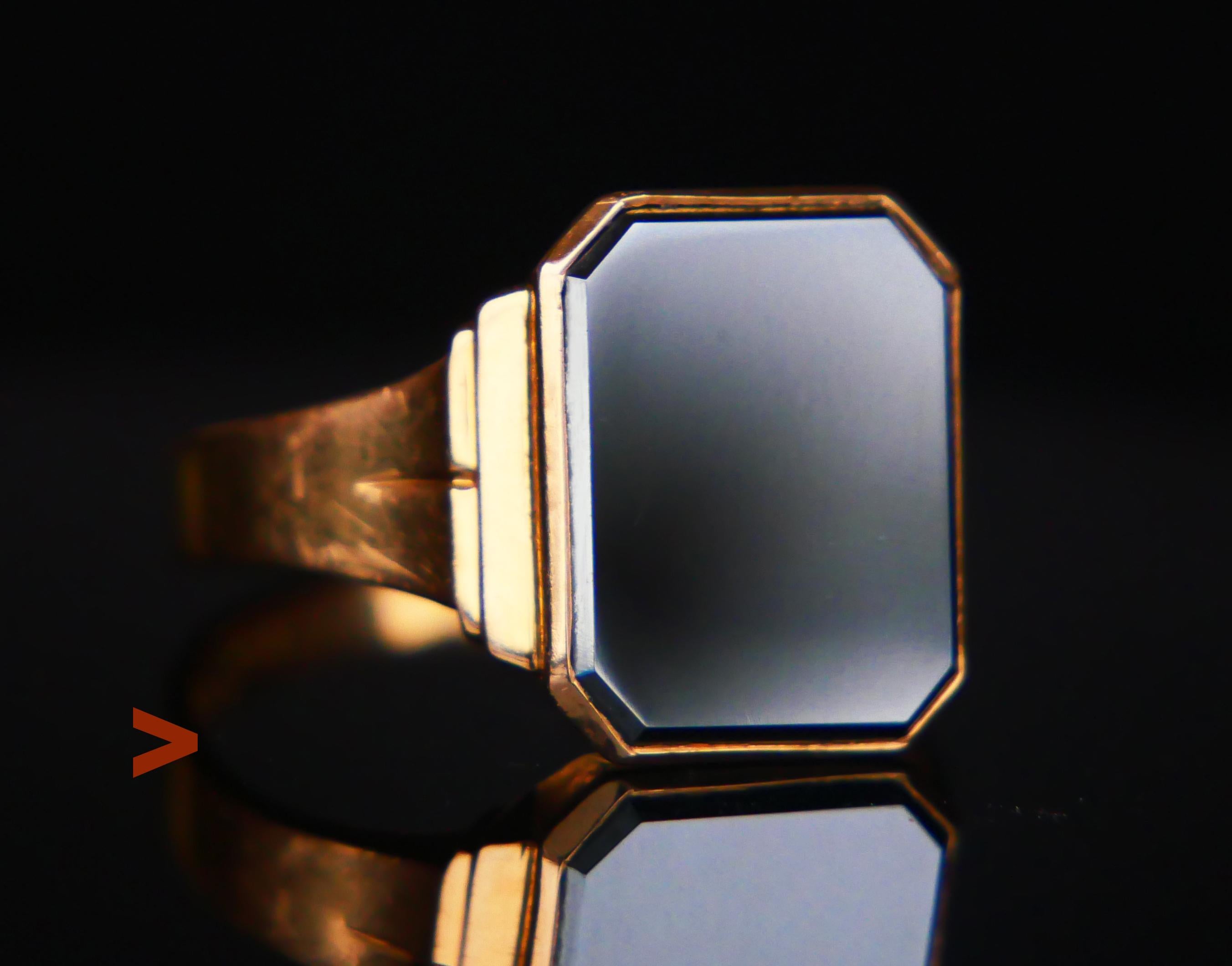 Men Signet Ring in elegant design decorated with highly reflective Hematite stone.

Full set of Swedish hallmarks , 18k, maker's and date code is P9 / hand - made in 1965.

Radiant cut bezel set Hematite stone 14 mm x 10 mm x 4 mm  deep / ca. 9 ct