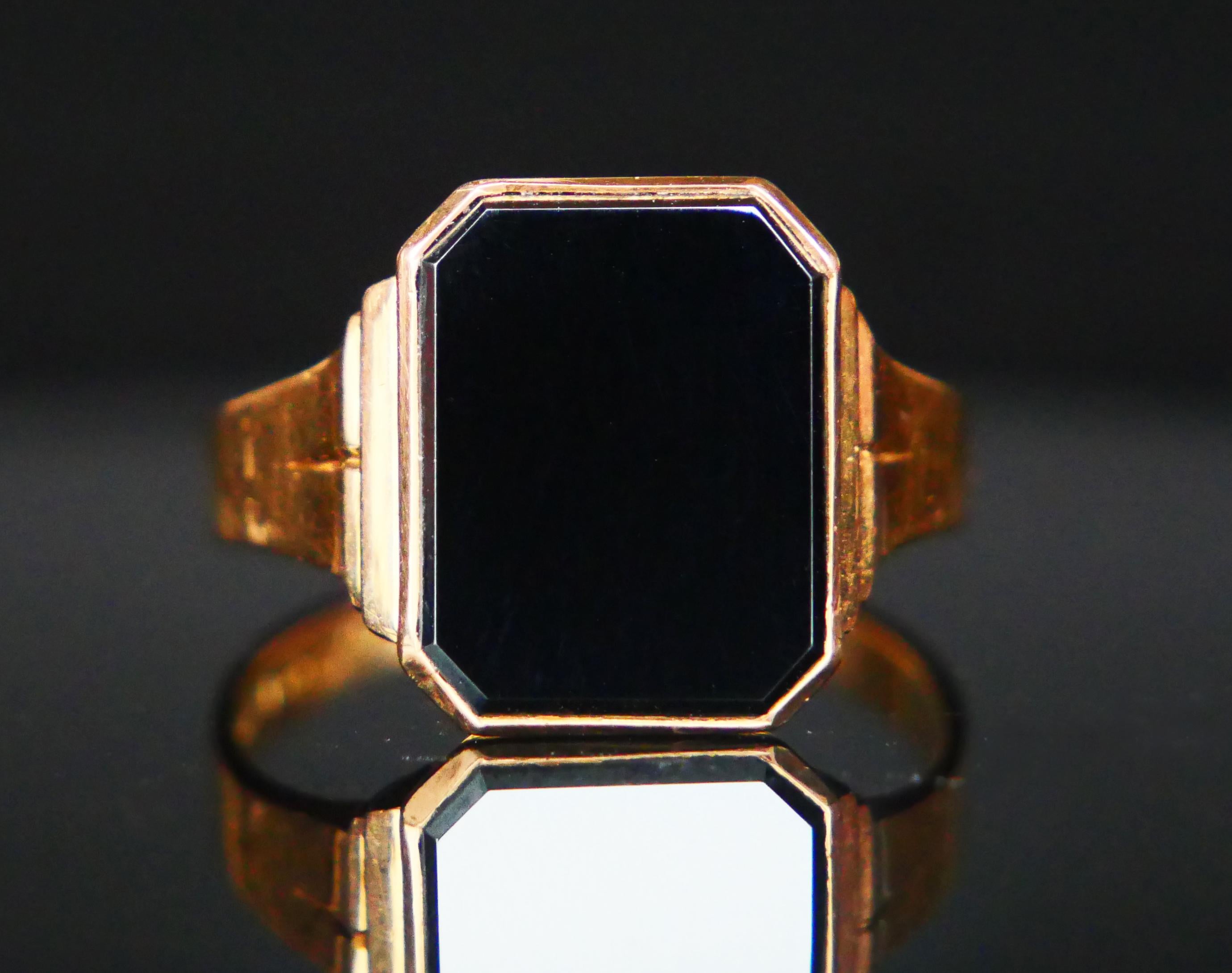 Retro 1965 Men Signet Ring Hematite solid 18K Gold Ø 9.75 US / 5.48 gr For Sale