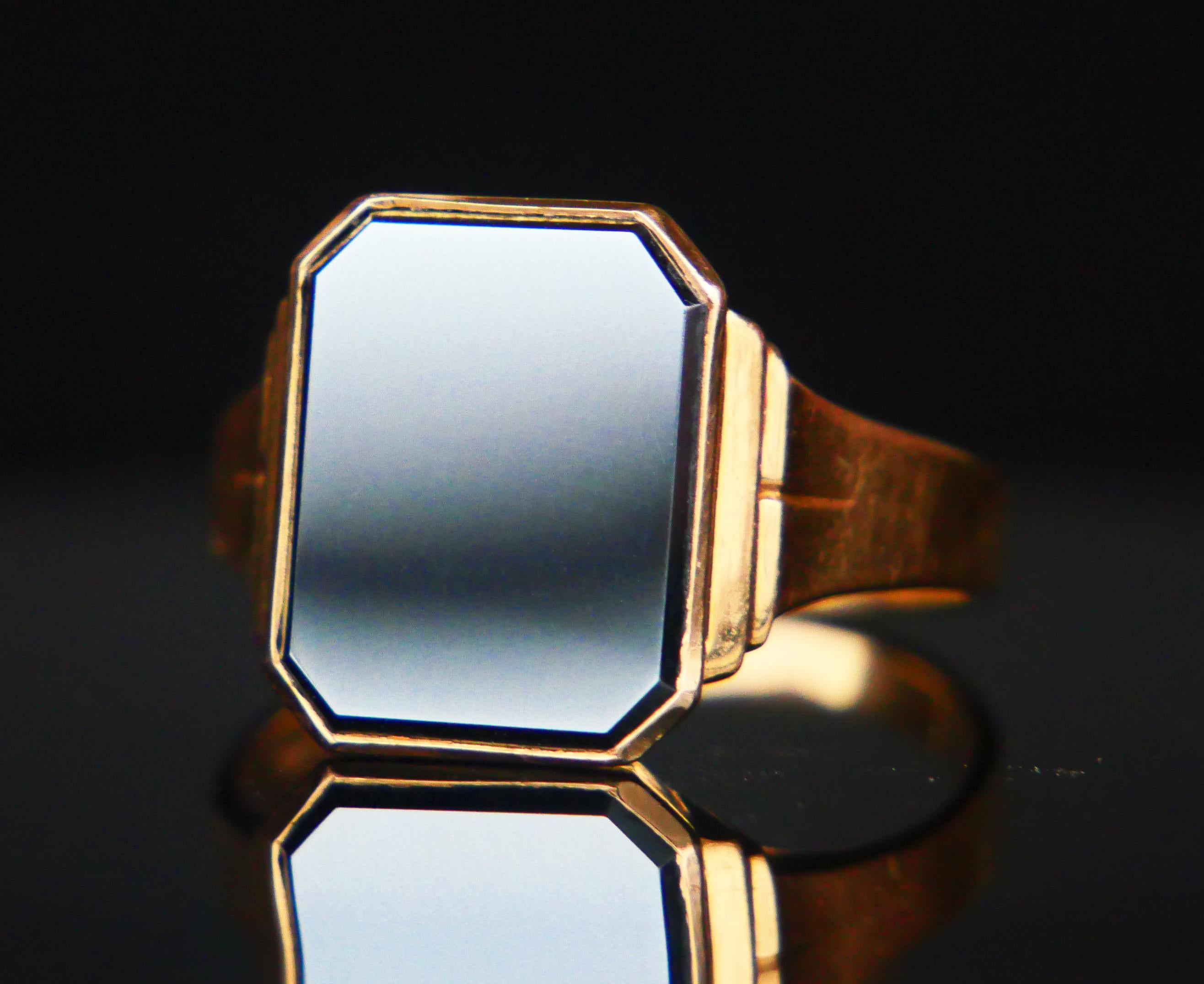 Square Cut 1965 Men Signet Ring Hematite solid 18K Gold Ø 9.75 US / 5.48 gr For Sale
