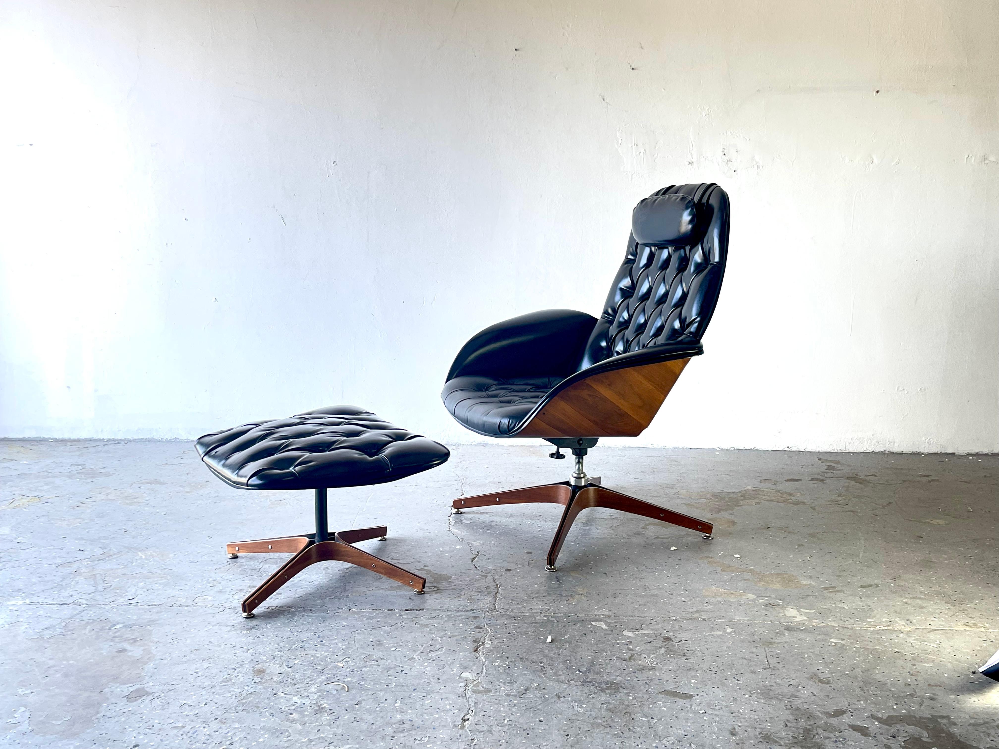 1965, Mid-Century Modern Mr Chair & Ottoman by George Mulhauser for Plycraft In Good Condition In Las Vegas, NV