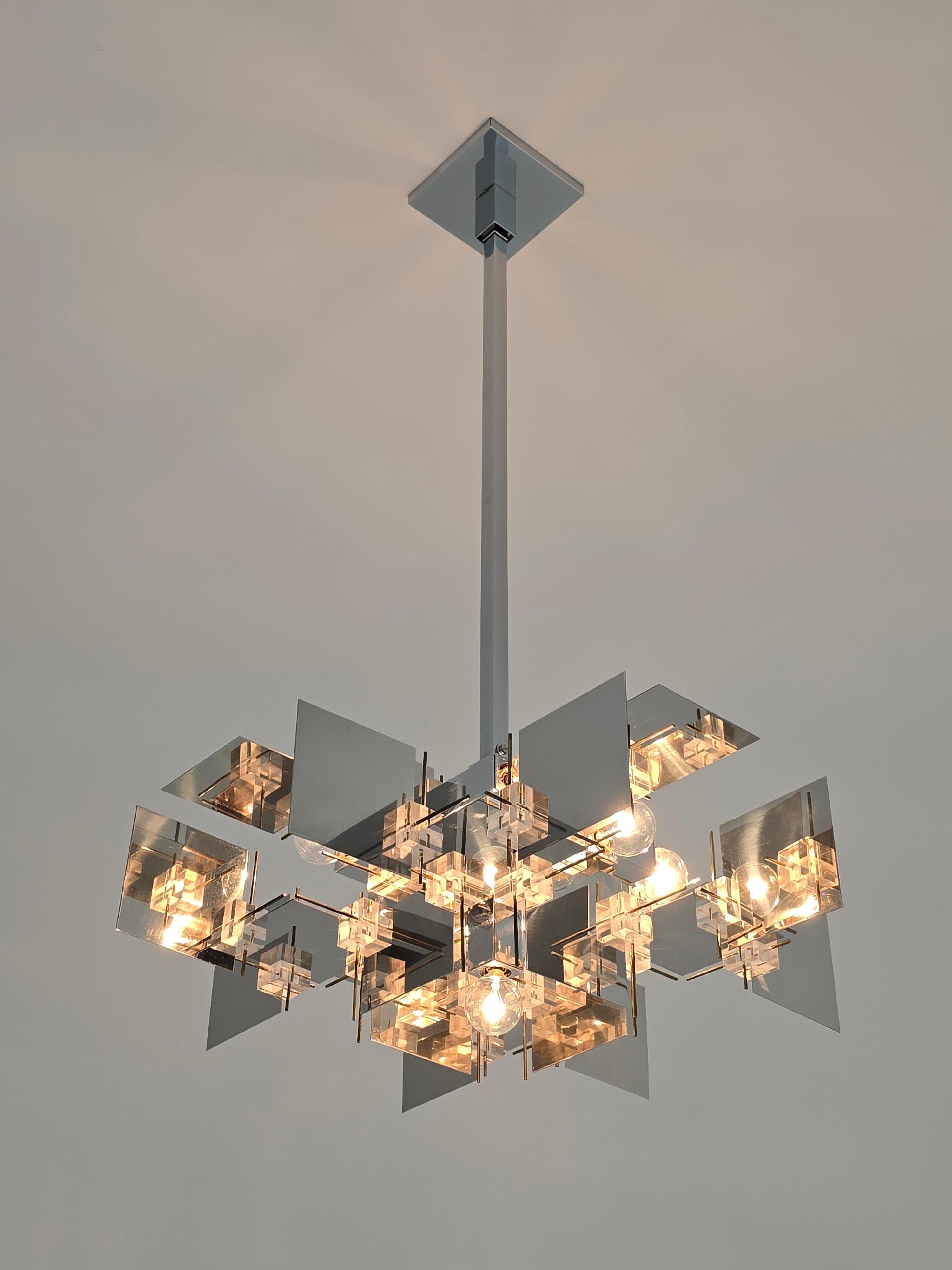 Mid-Century Modern 1965 Sciolari Chrome Chandelier with Lucite Cubes and Brass Rods, Italy For Sale