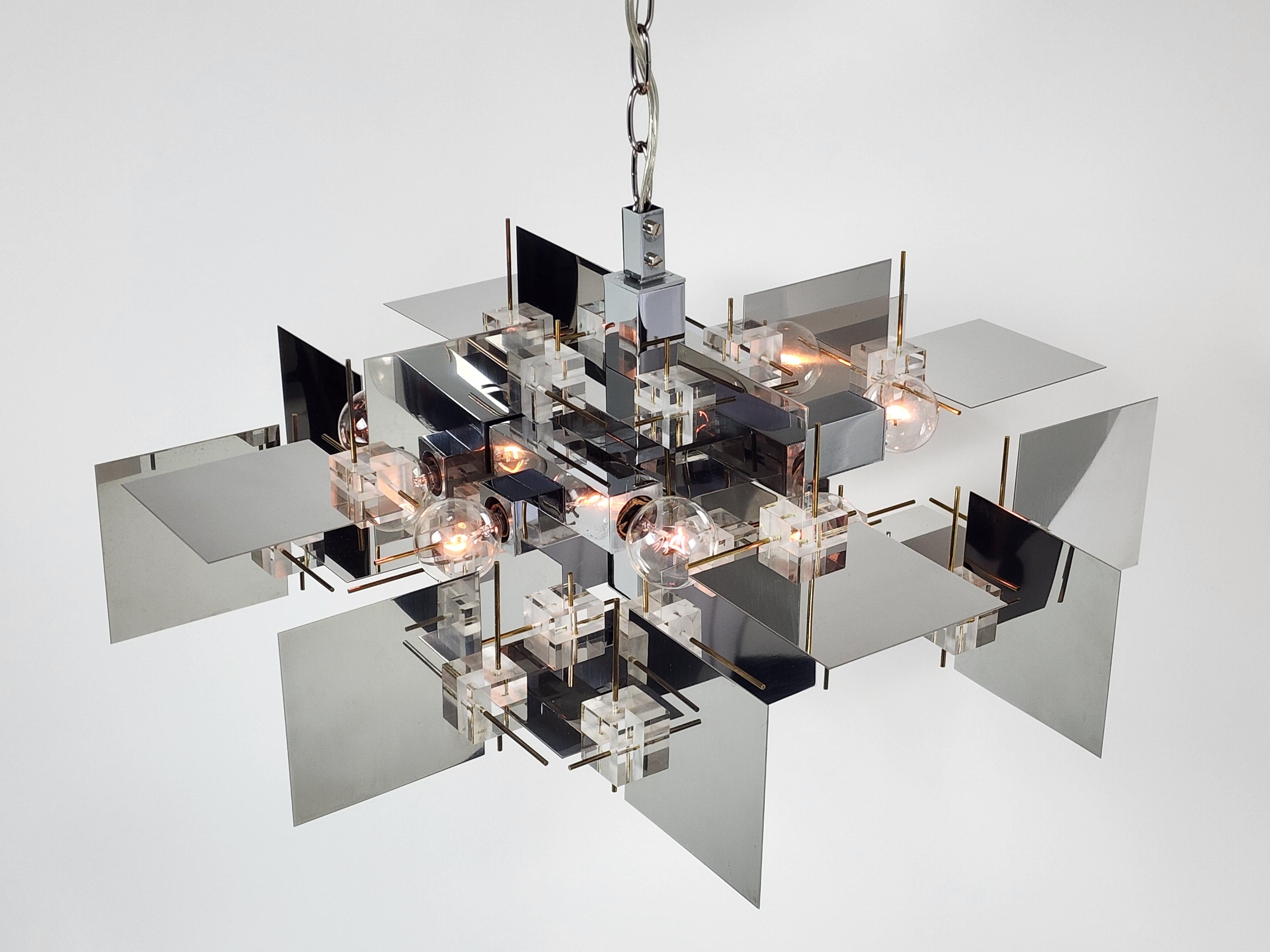 Mid-Century Modern 1965 Sciolari Chrome Chandelier with Lucite Cubes and Brass Rods, Italy For Sale