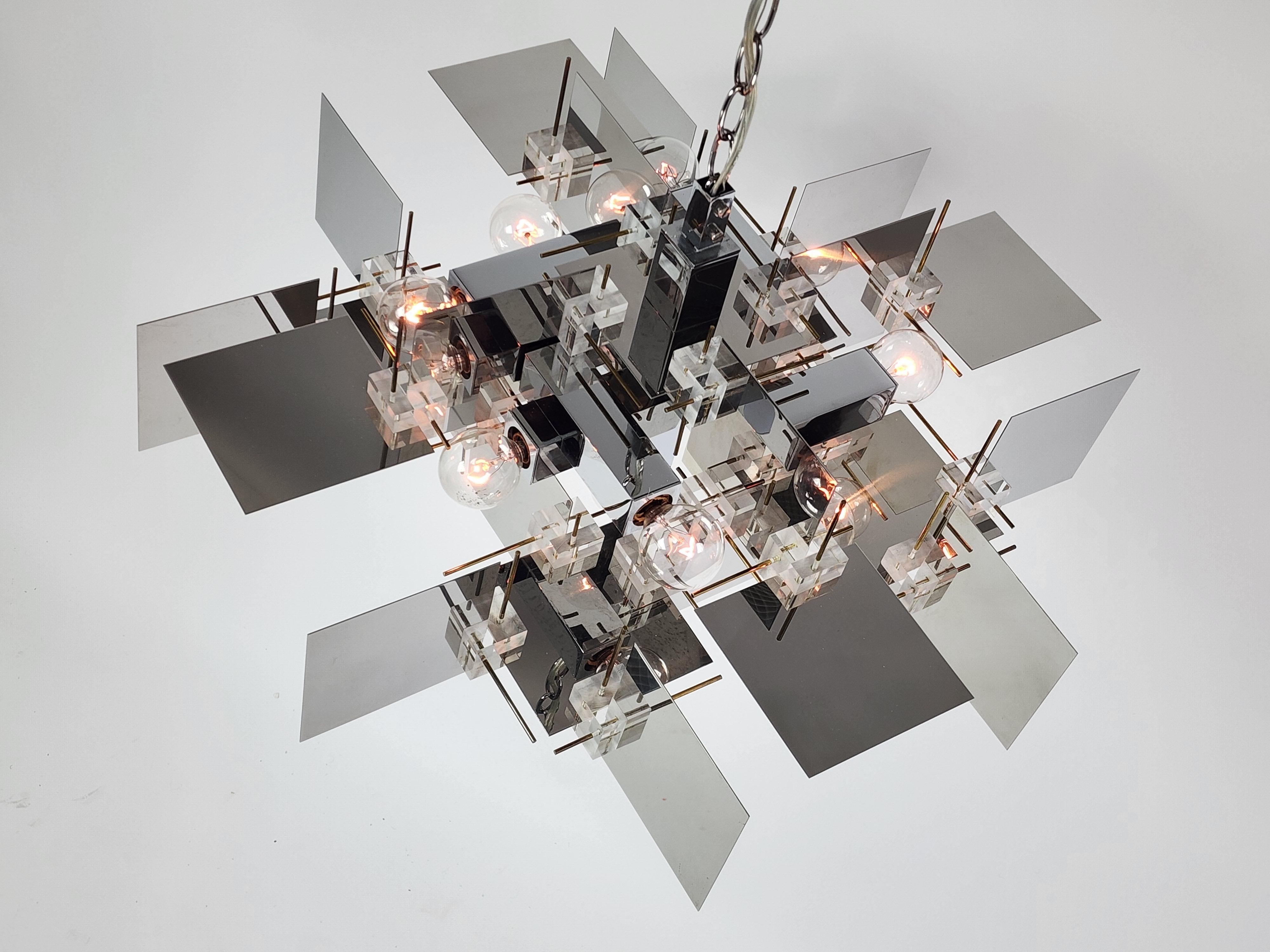 Italian 1965 Sciolari Chrome Chandelier with Lucite Cubes and Brass Rods, Italy For Sale