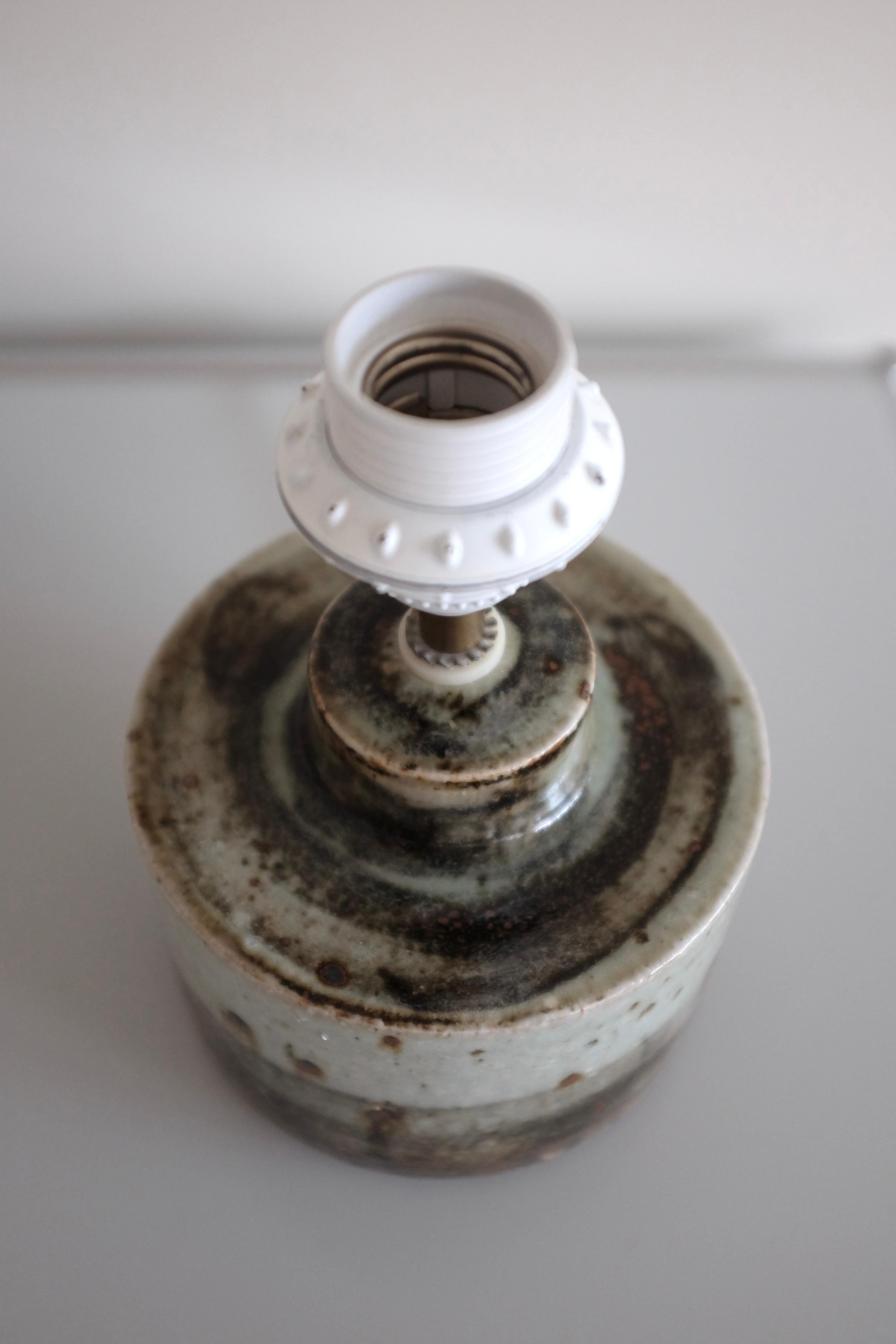 Milieu du XXe siècle 1965 Lampe en grès de Marianne Westman en vente