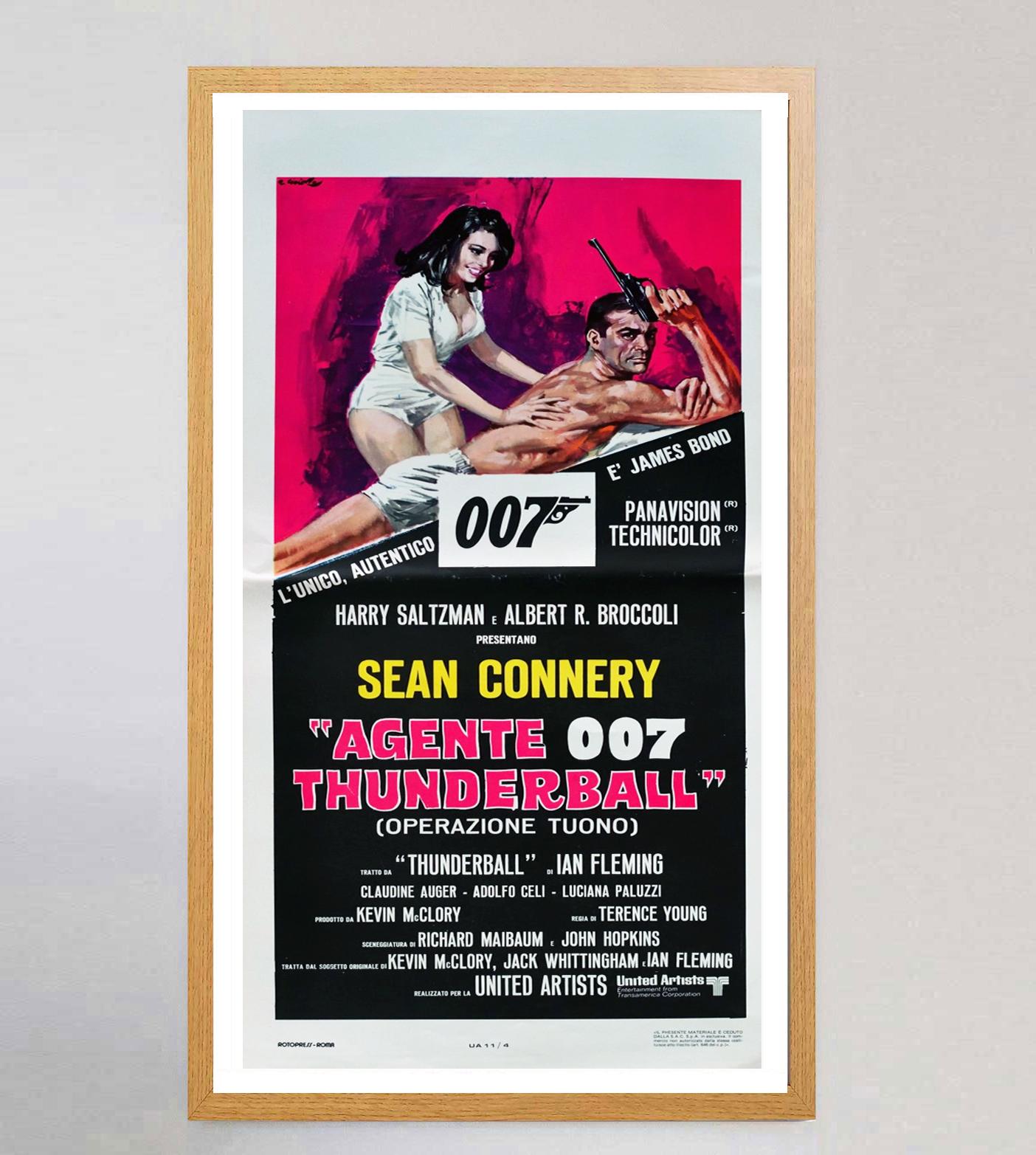 1965 Thunderball (Italian) Original Vintage Poster In Good Condition For Sale In Winchester, GB