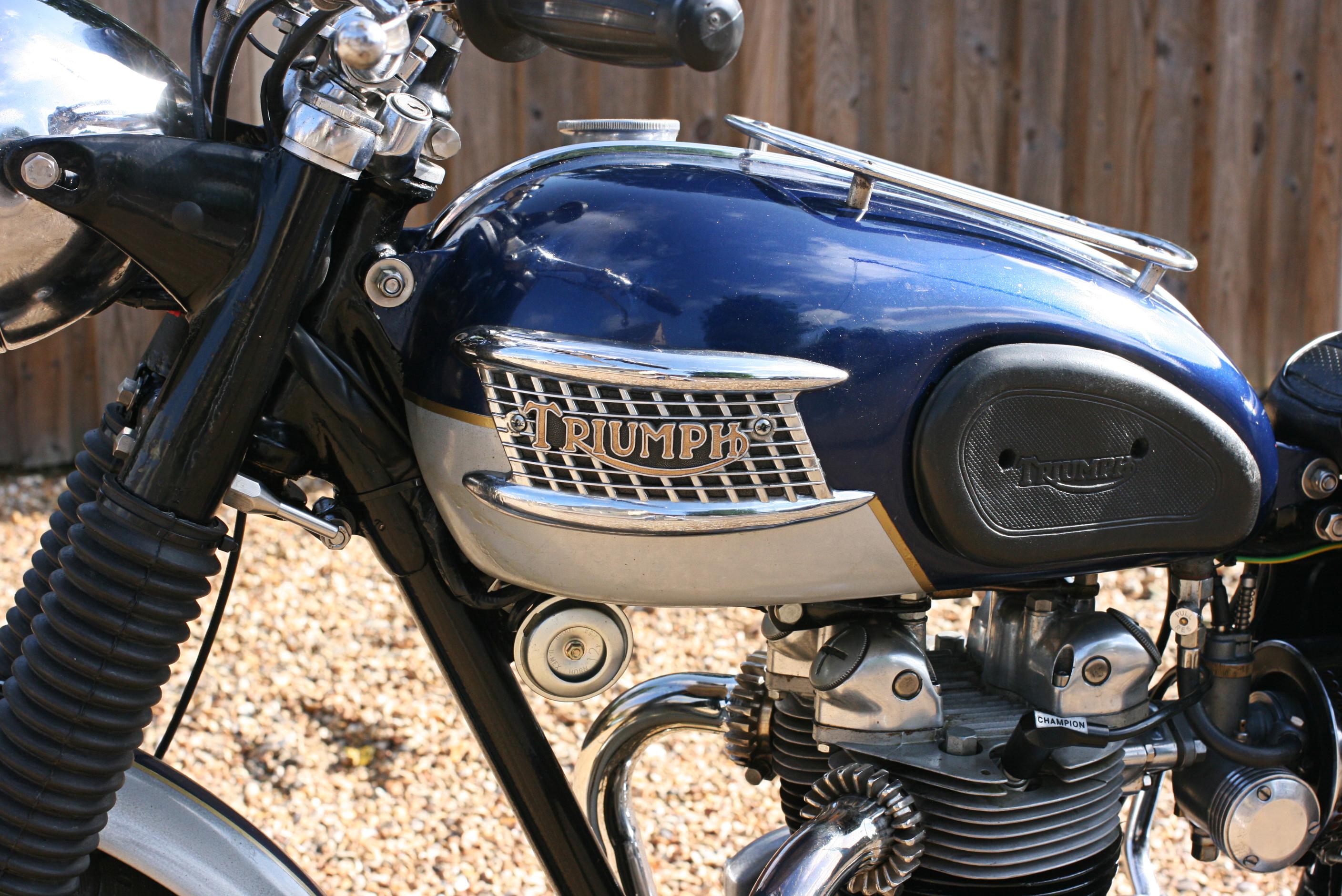 20th Century 1965 Triumph Tiger 100 Motorcycle, 500cc For Sale